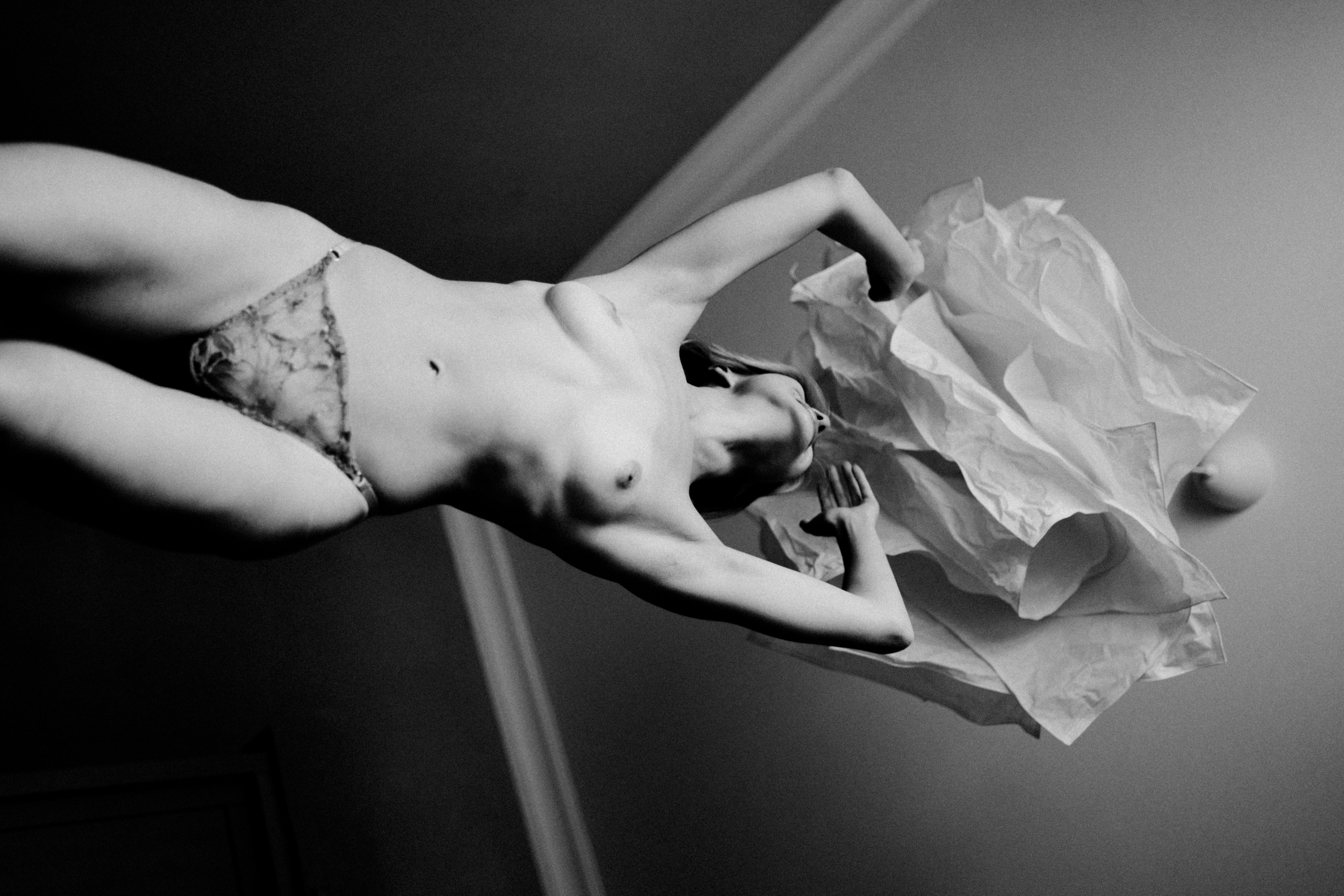 Обнажение. I am Diana, a portrait photographer. I take pictures around the world