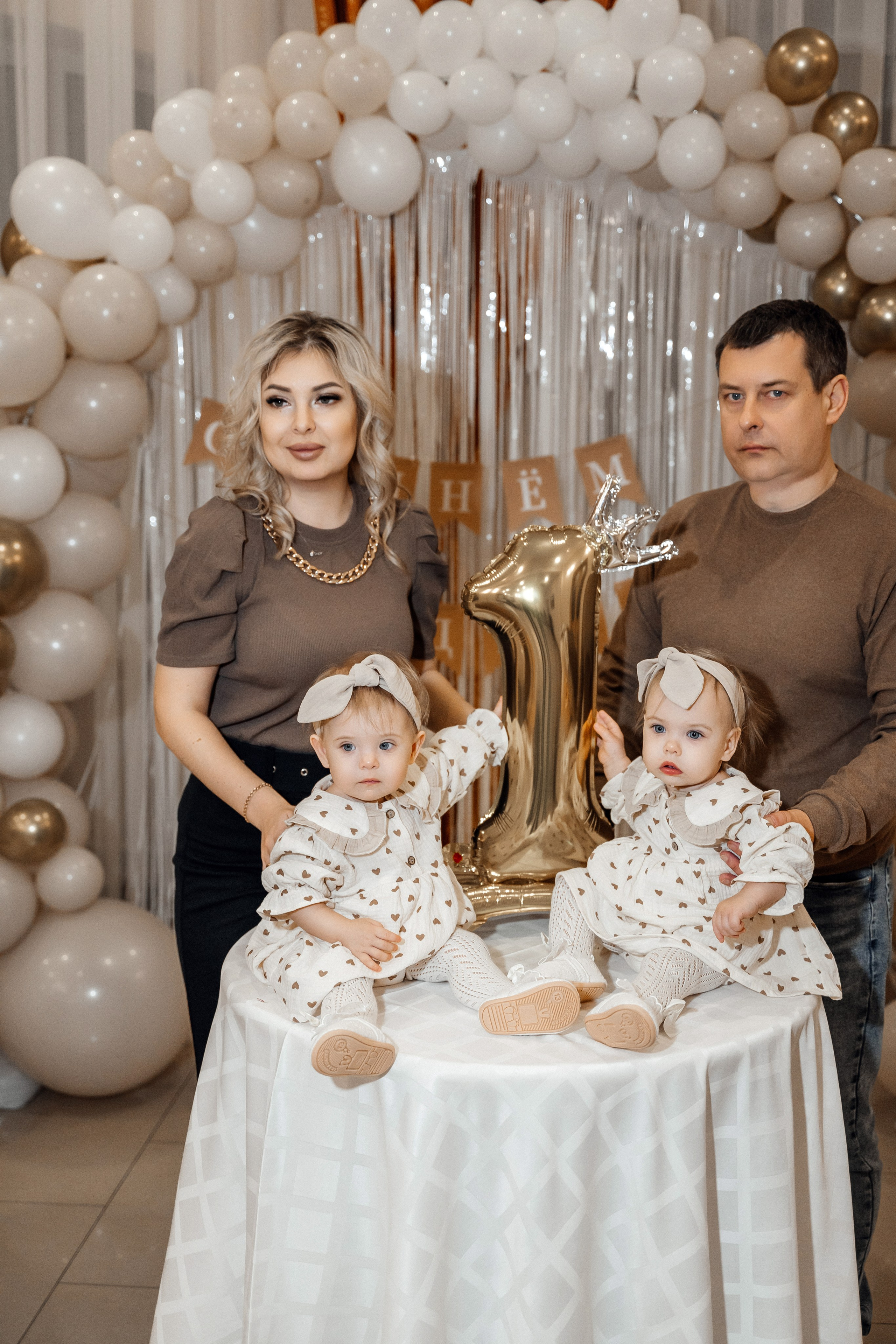 Александра и Виктория 1 годик. Семейный фотограф в Белгороде Амелина Алина