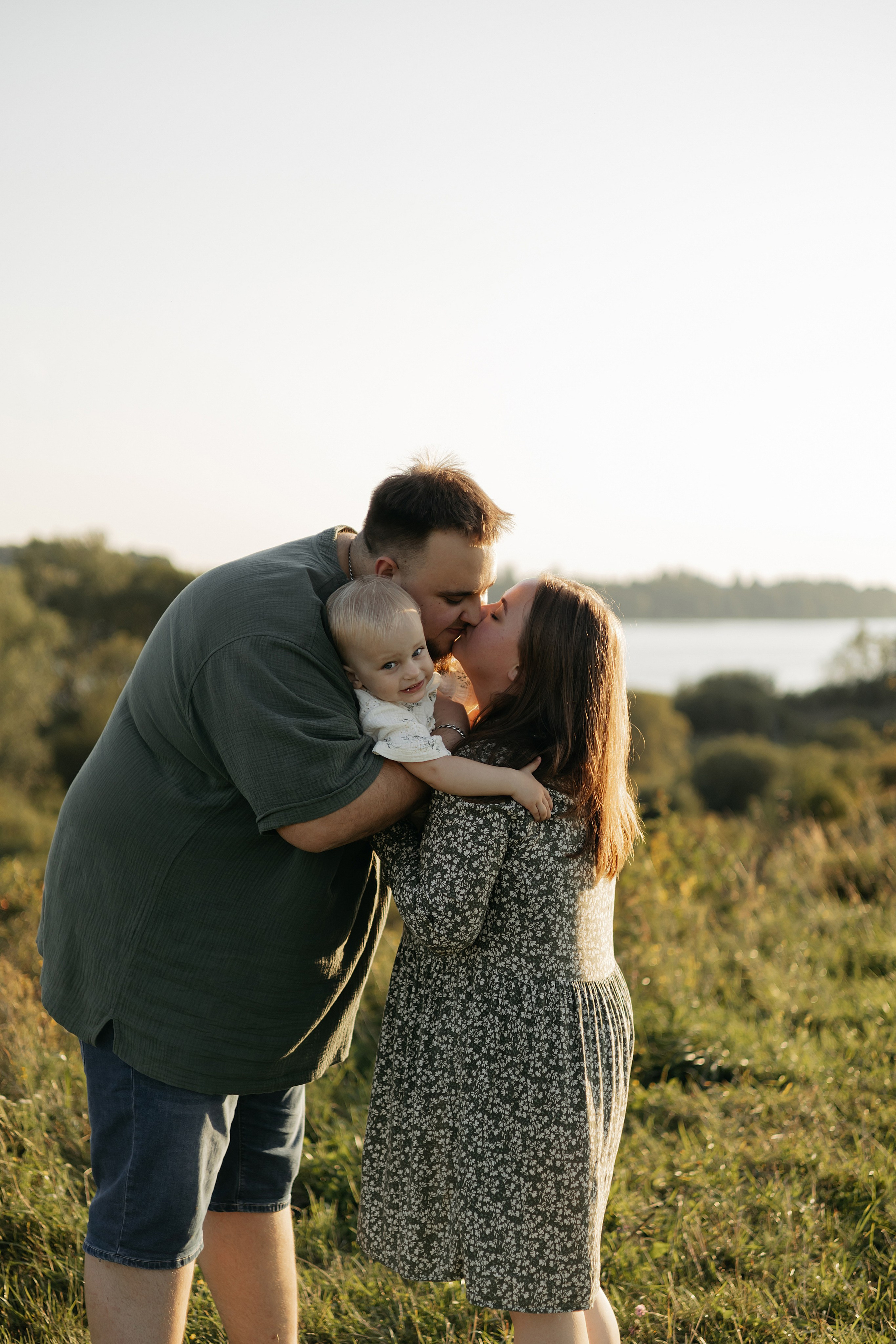 Катя, Илья и Василиса. Свадебный фотограф в Пскове и Санкт-Петербурге | Анна Голикова
