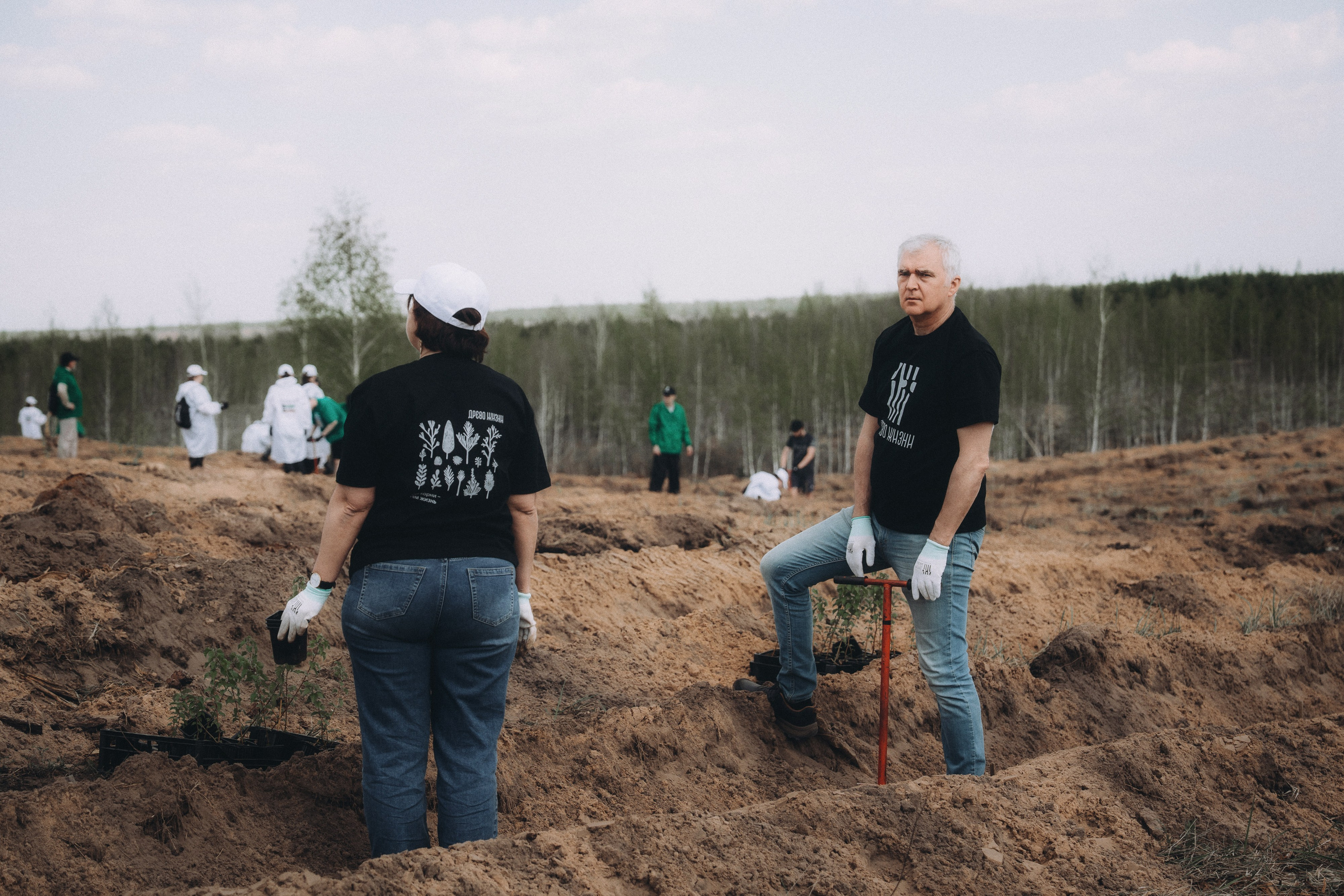 Репортажная фотосъемка о посадке саженцев. Свадебный и репортажный фотограф в Воронеже Роман Янко