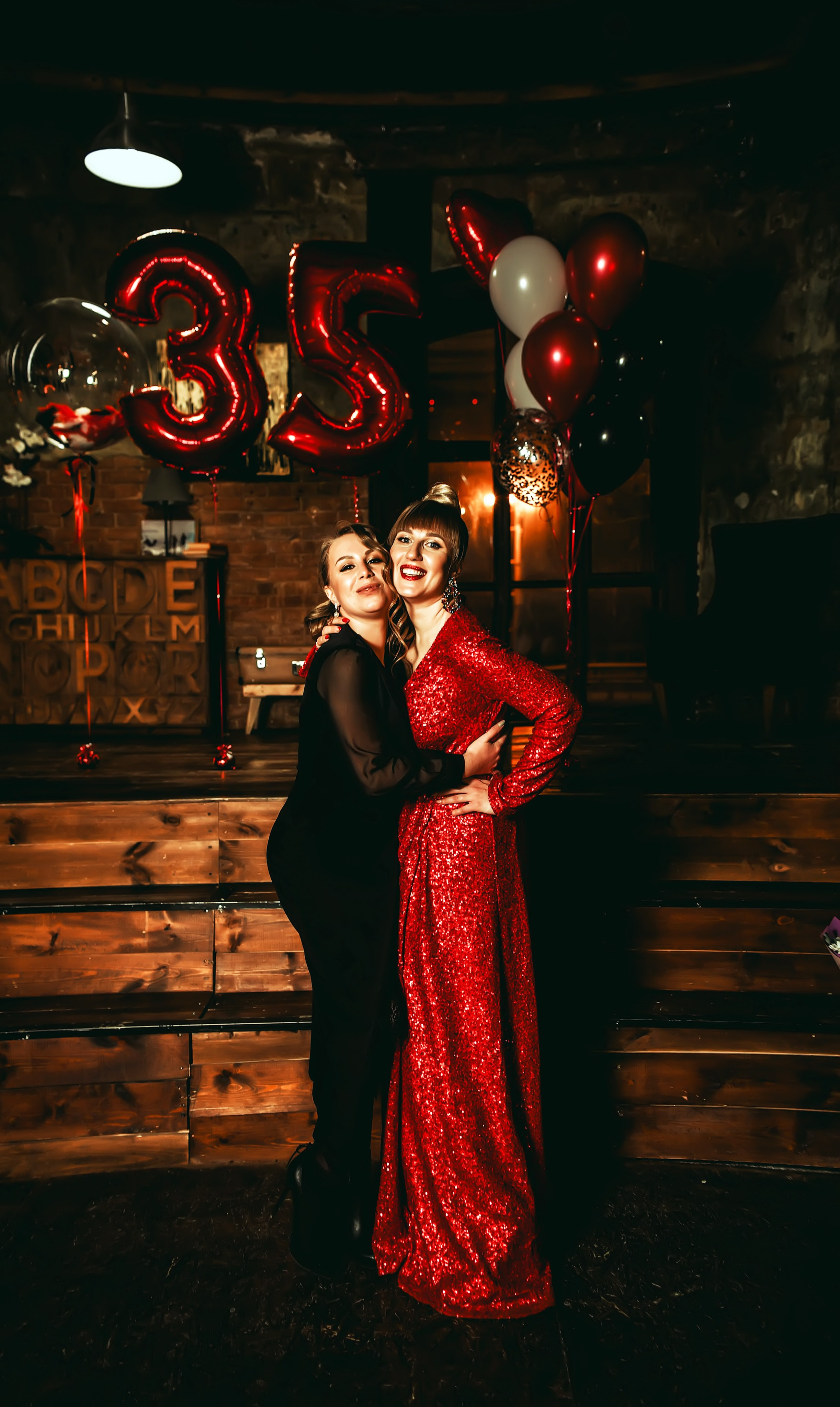 Тематическая вечеринка на юбилей 35 лет. Свадебный, семейный, детский, контент фотограф в Омске Максим Ильин