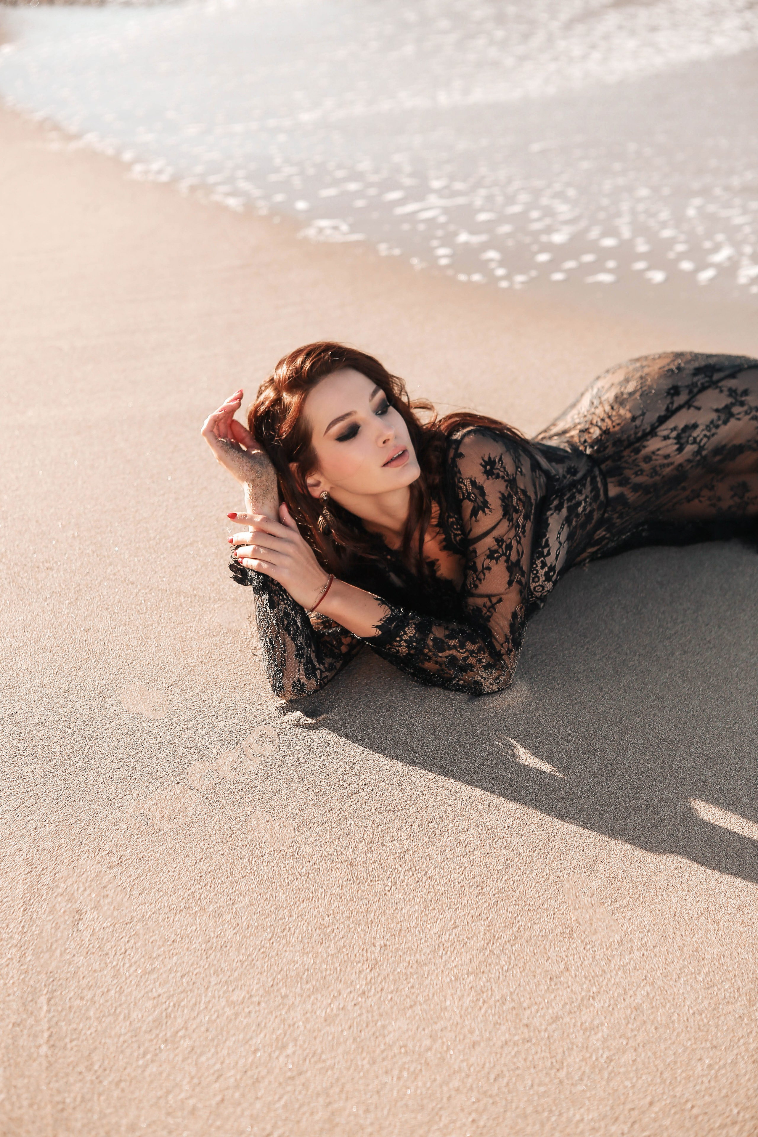 Девушка на пляже в платье. Фотограф в Краснодаре и в Евпатории Дарья Белоущенко