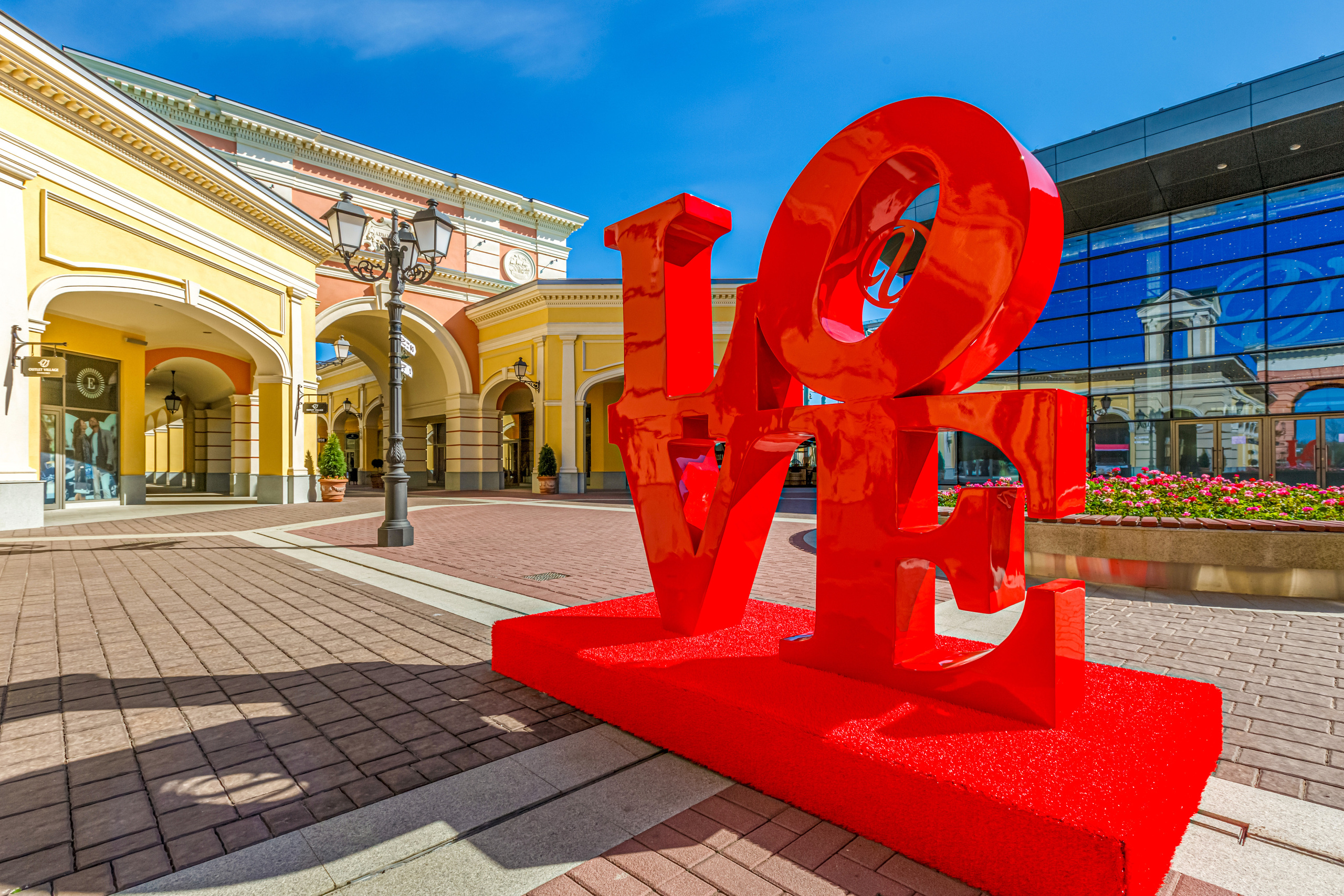 Outlet Village Pulkovo. Архитектурный фотограф Азамат Абикенов