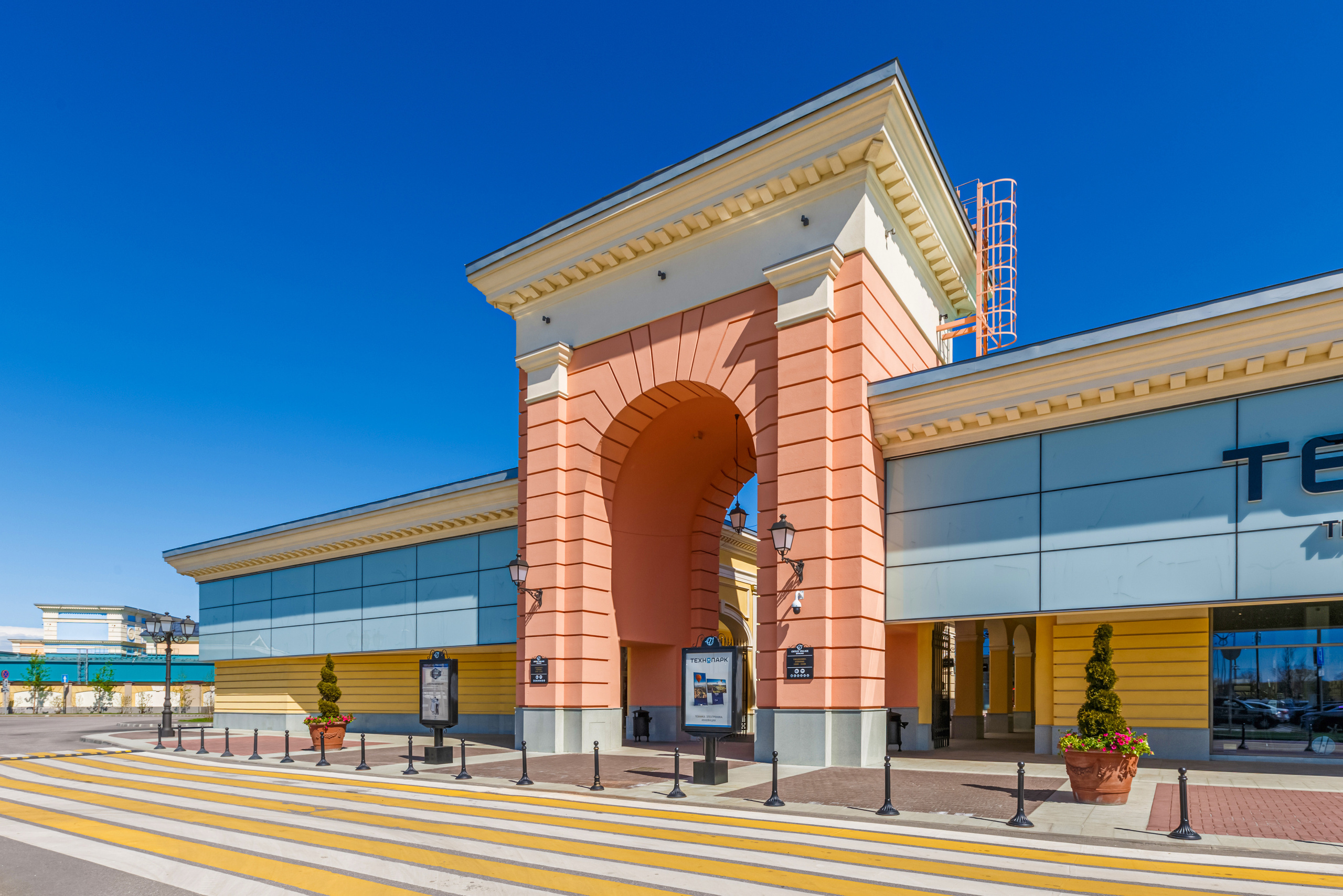 Outlet Village Pulkovo. Архитектурный фотограф Азамат Абикенов