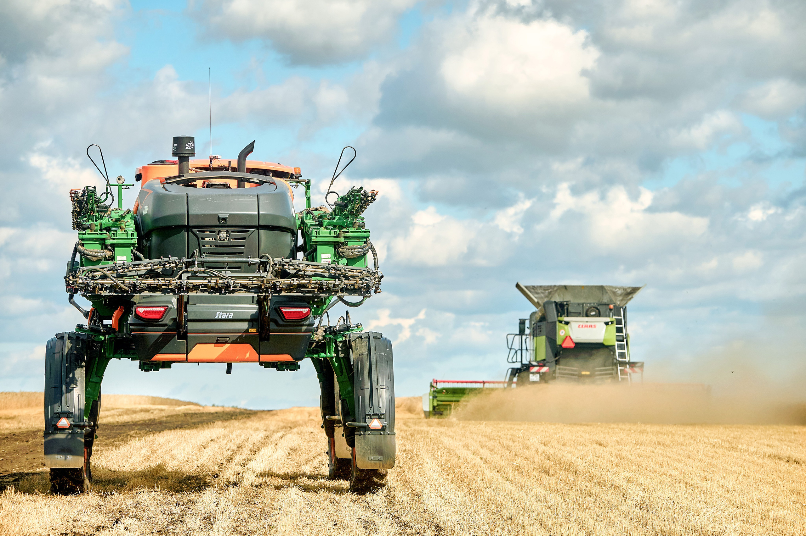 Портфолио репортажной фотосъёмки: сельхозтехника "Галактика". Фотограф Яковлев Роман — Красноярск