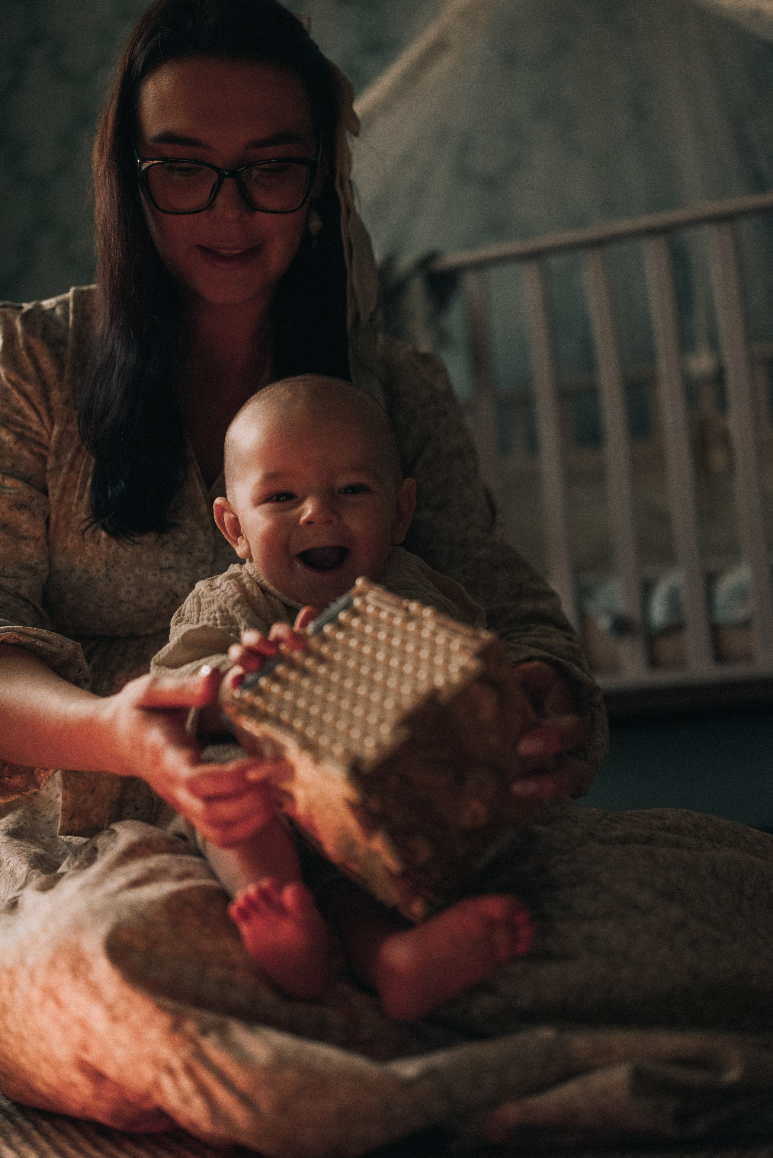 Утро мамы и малыша. Дарья и Евсей. Семейный фотограф в Москве Дарья Пузикова
