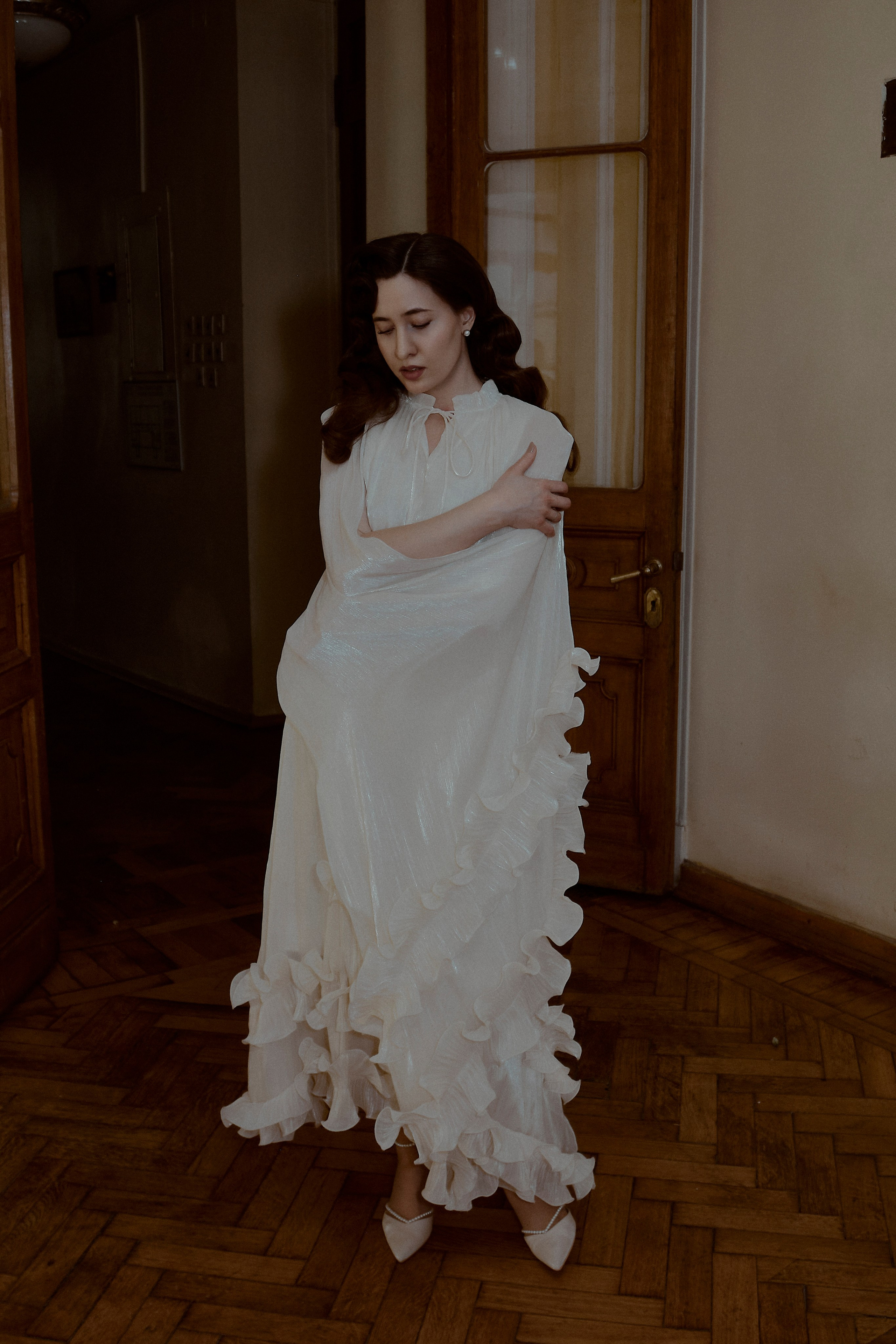 Свадебное лавстори в стенах библиотеки им. Пушкина. Свадебный фотограф в Москве Приятелева Ангелина