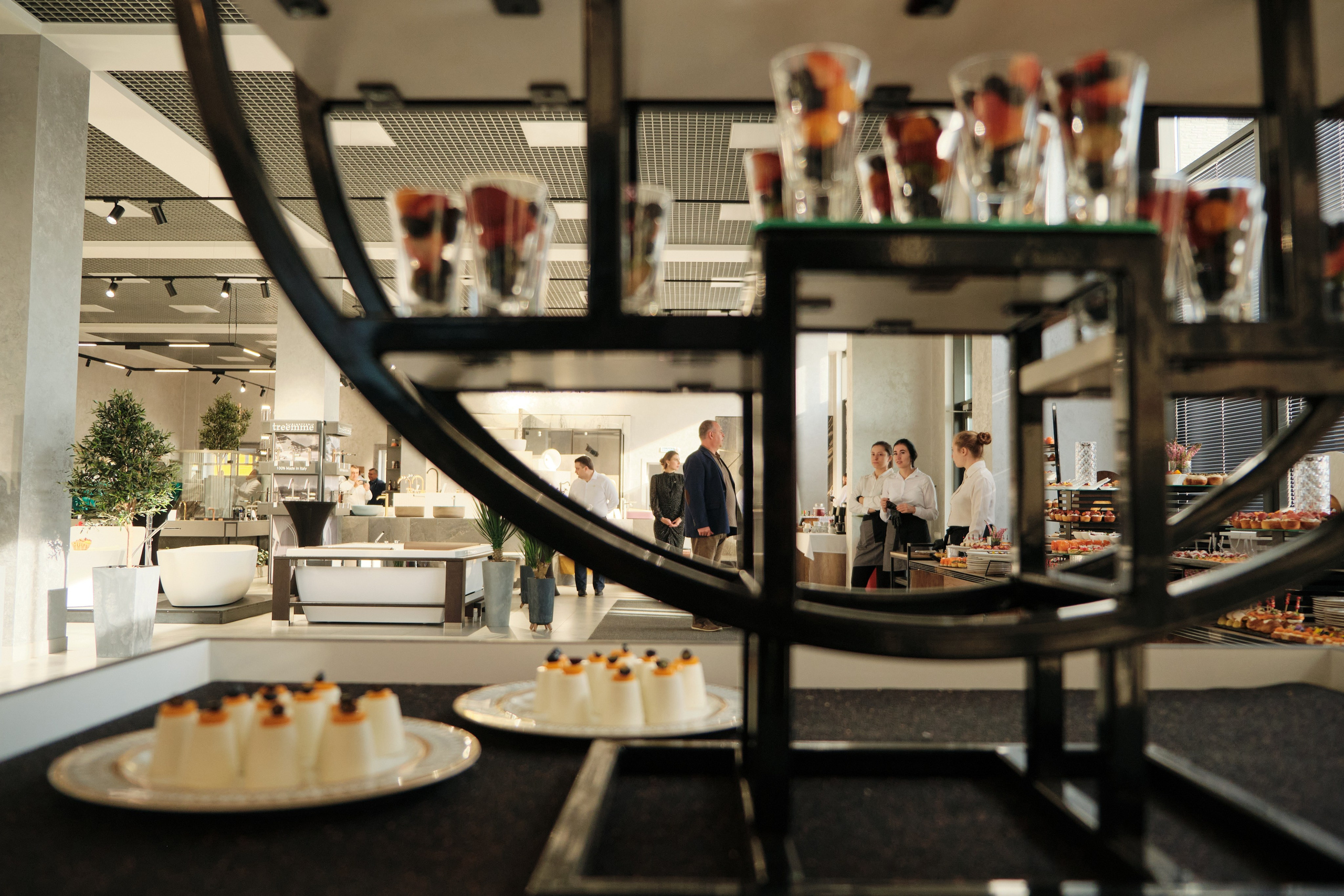 Открытие салона 100 градусов. Антон Ив