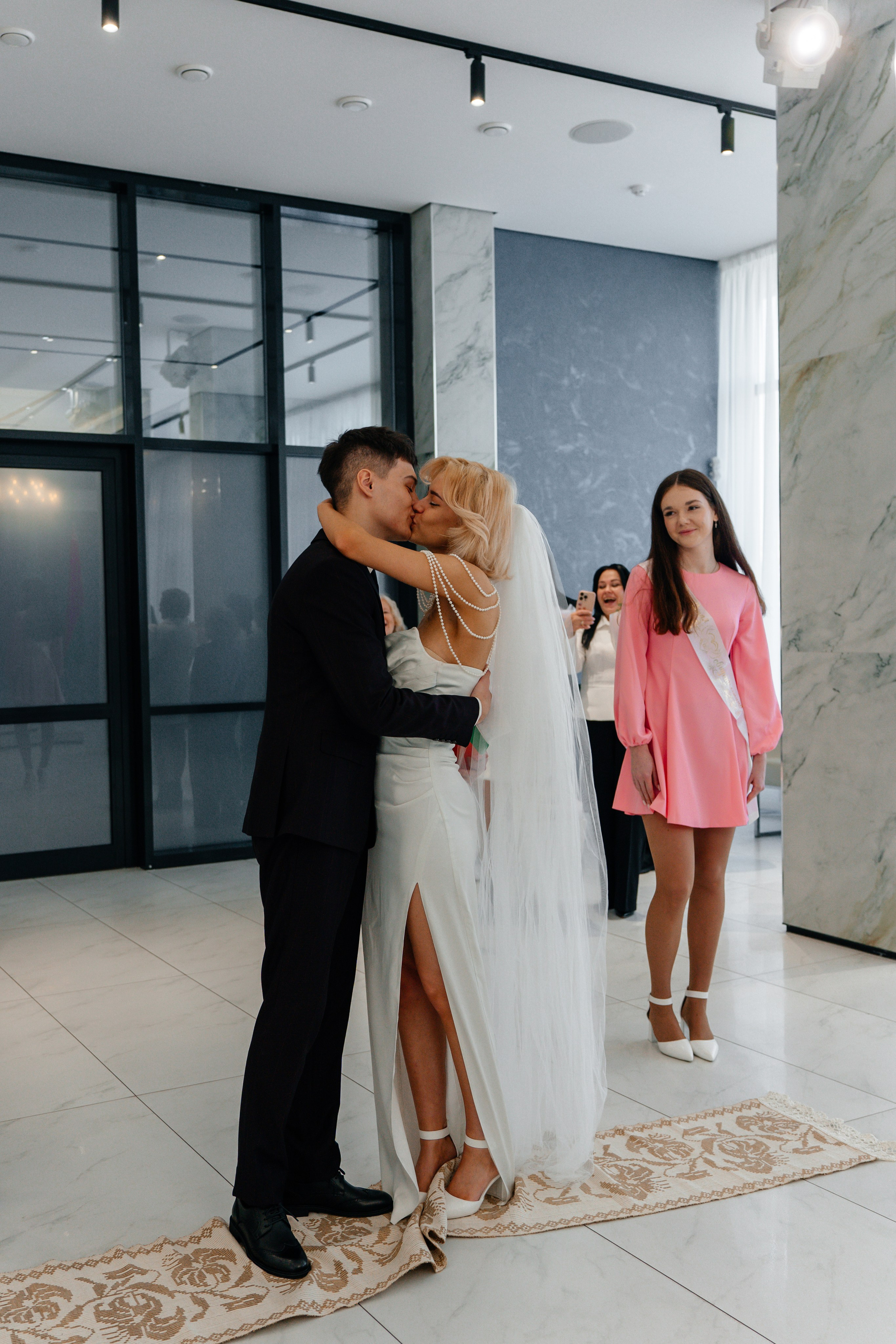 Загс Заводского района. Ваш семейный фотограф в Минске — Вика Трегубова