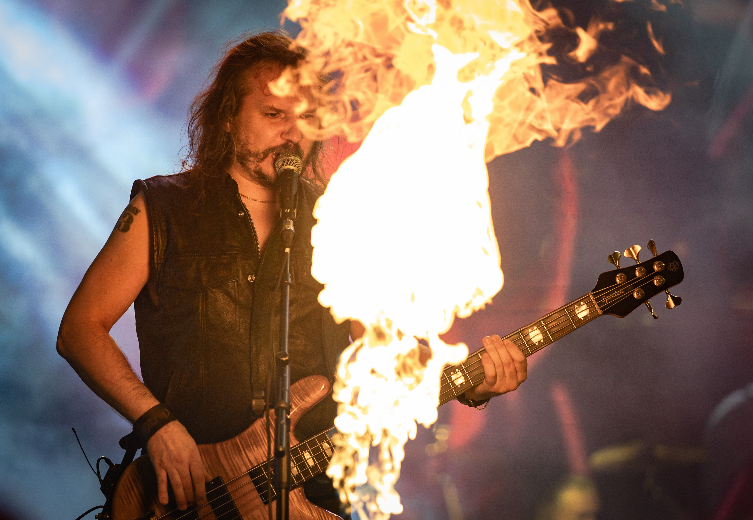 Эпидемия. Крылья Сахалина. Фотограф. г. Южно-Сахалинск. Олег Толстов