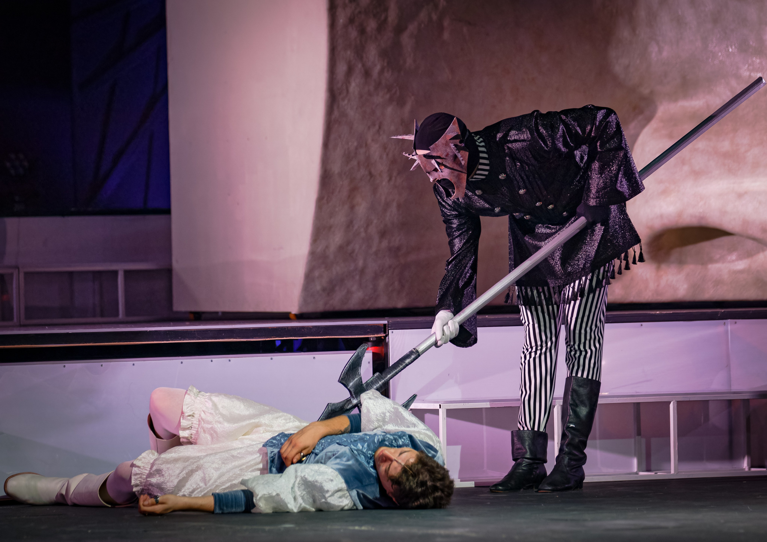 Любовь к трем апельсинам_Чехов Центр. Фотограф. г. Южно-Сахалинск. Олег Толстов