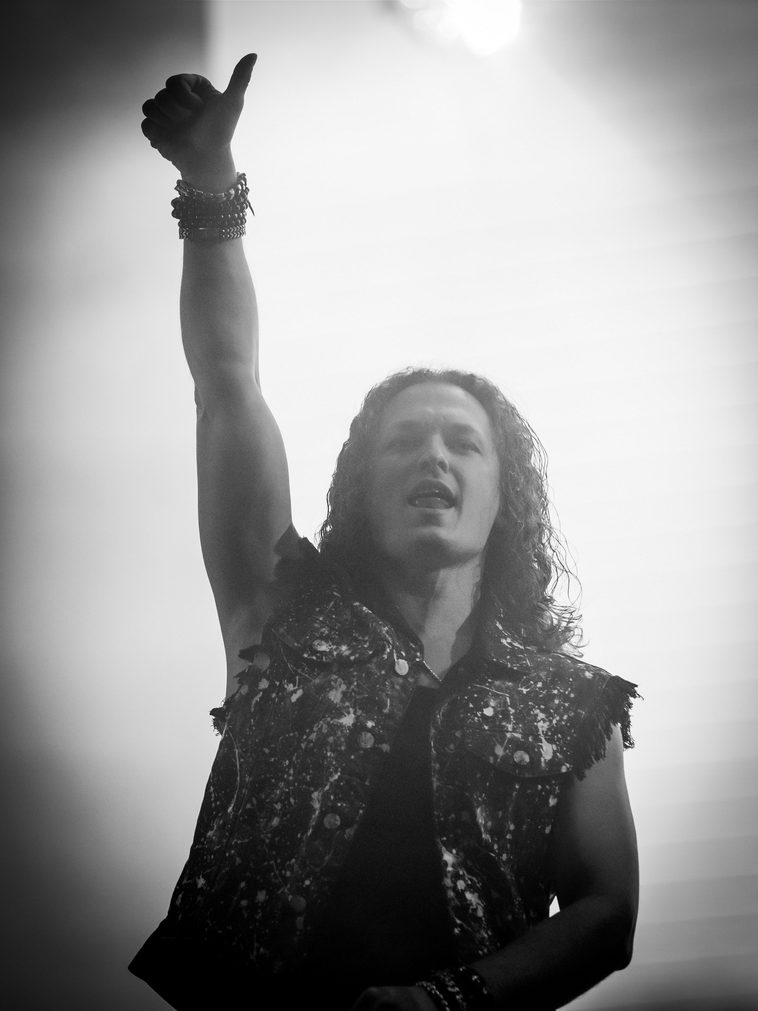 Эпидемия. Крылья Сахалина. Фотограф. г. Южно-Сахалинск. Олег Толстов