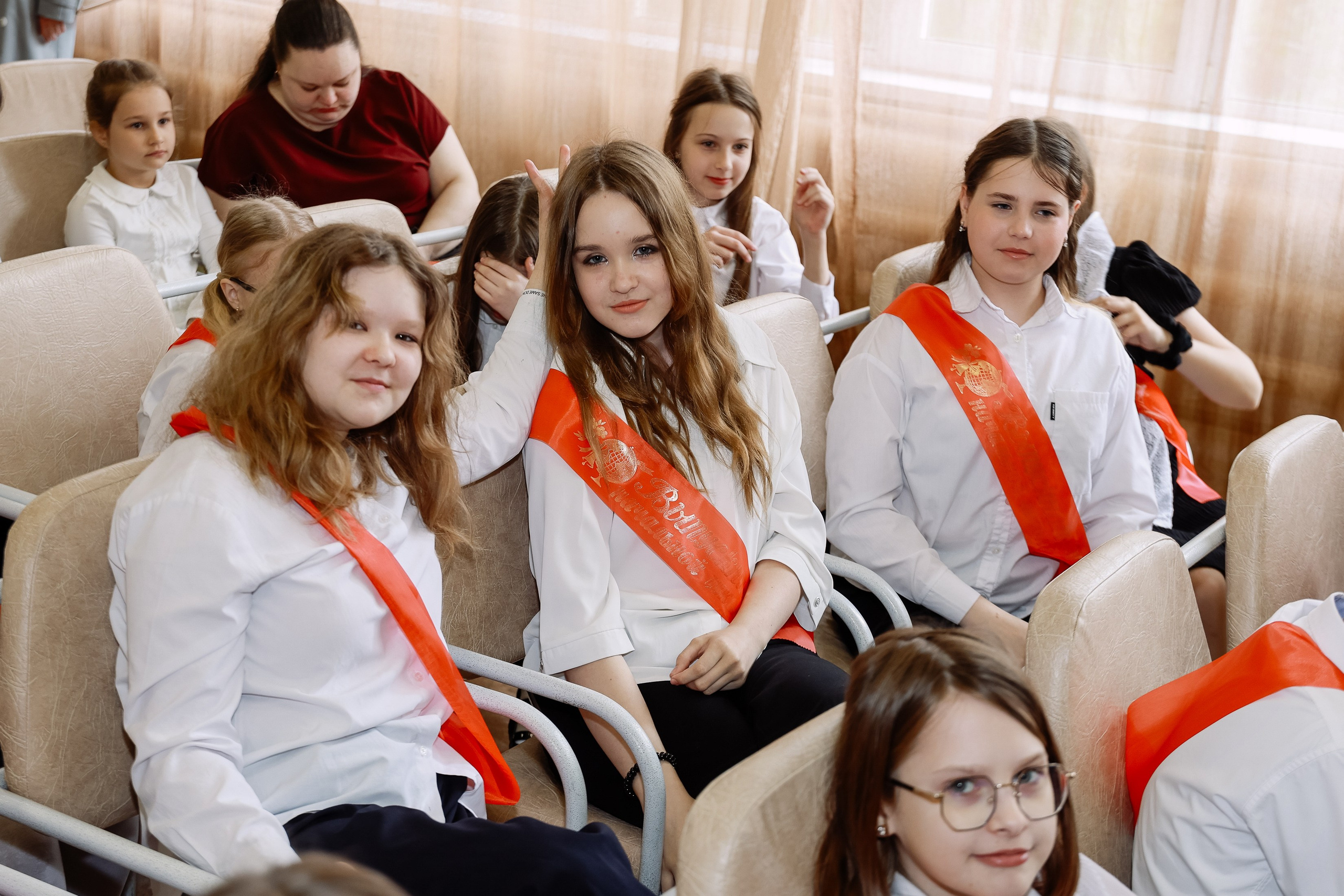 Последний звонок 4б школа 26. Фотограф Юлия Мальцева