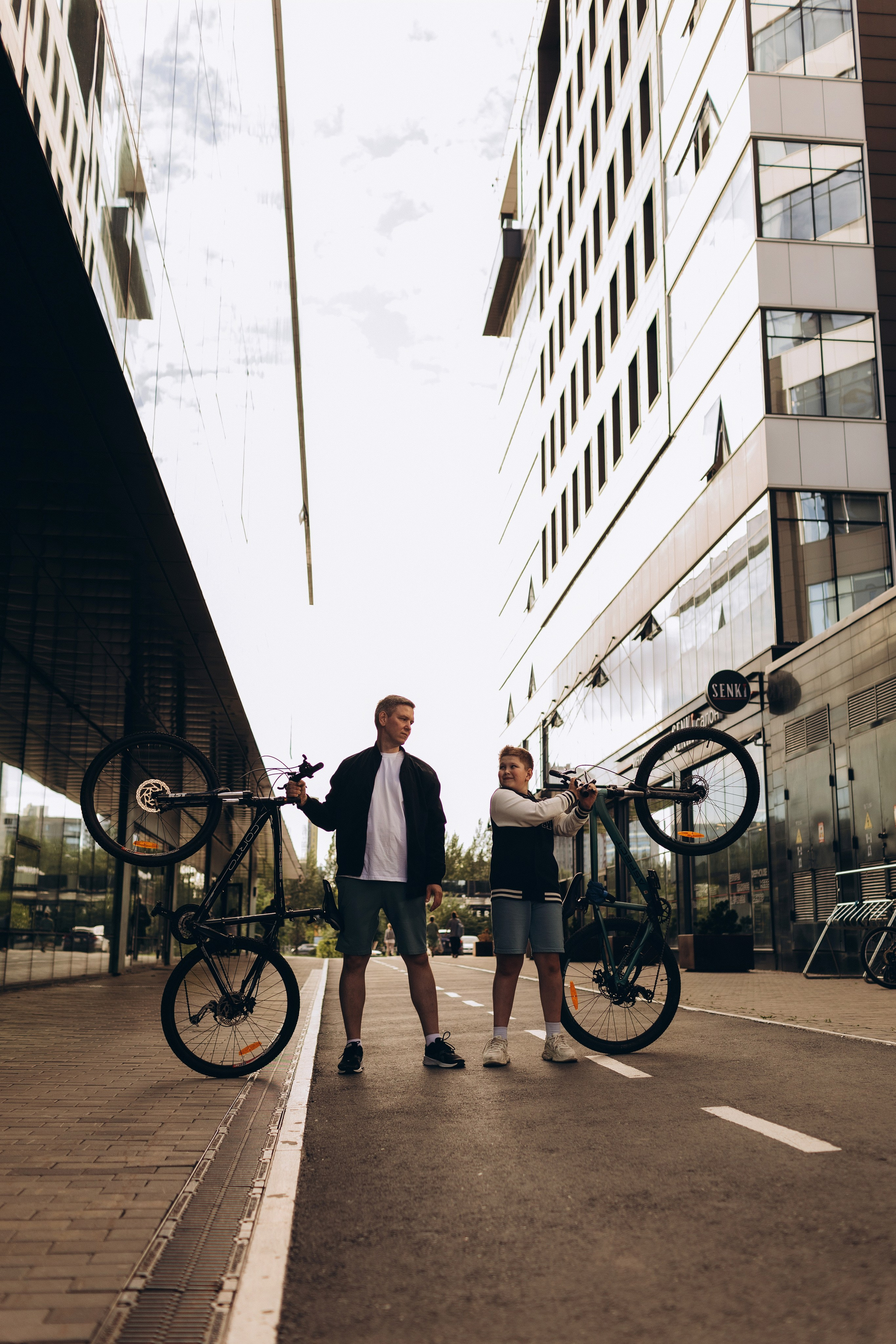 Папа и сын. Семейная съемка — это красивый способ признаться своей семье в любви