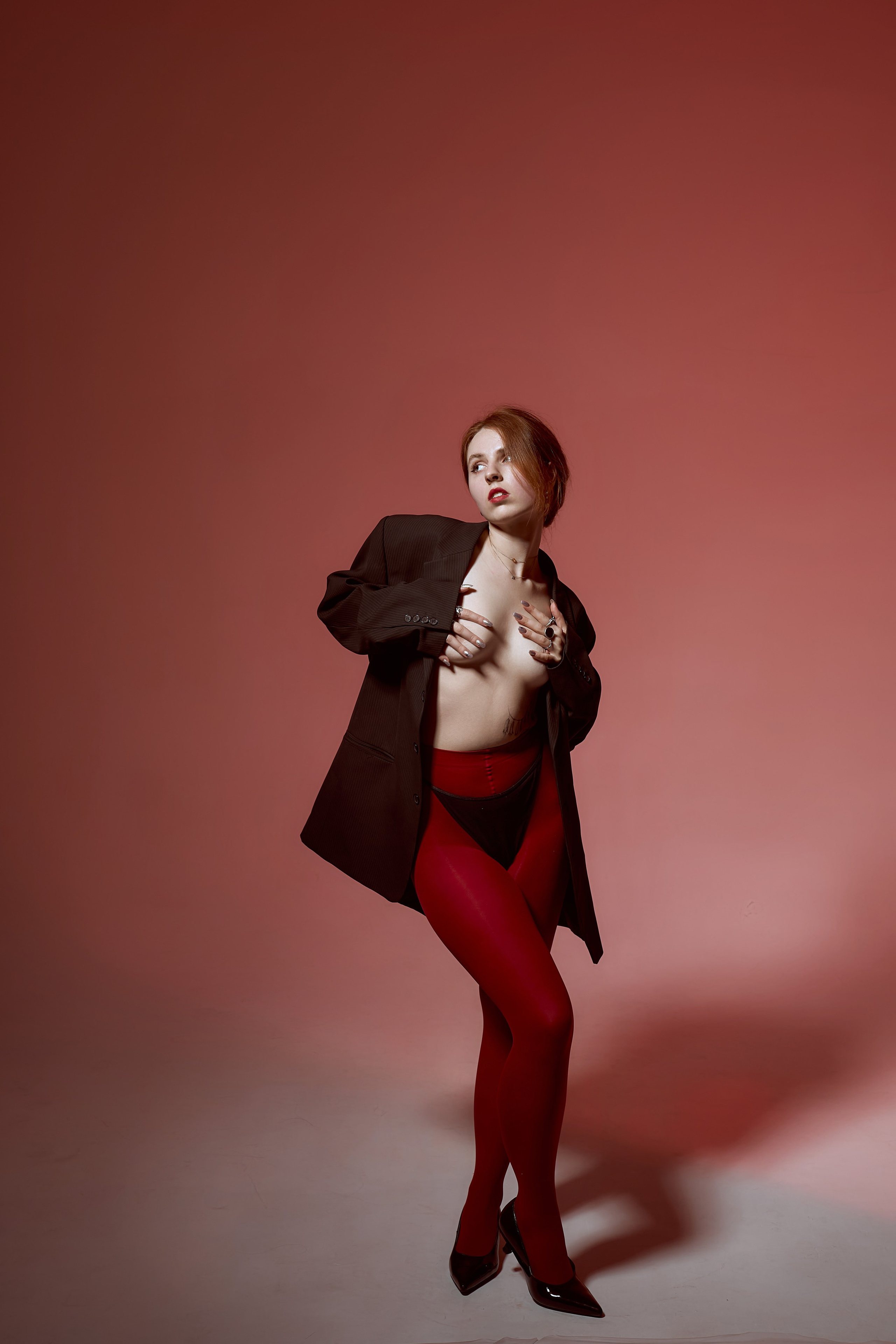 Ню фотограф  — обнаженная философия. Закажи ню фотосессию в Москве