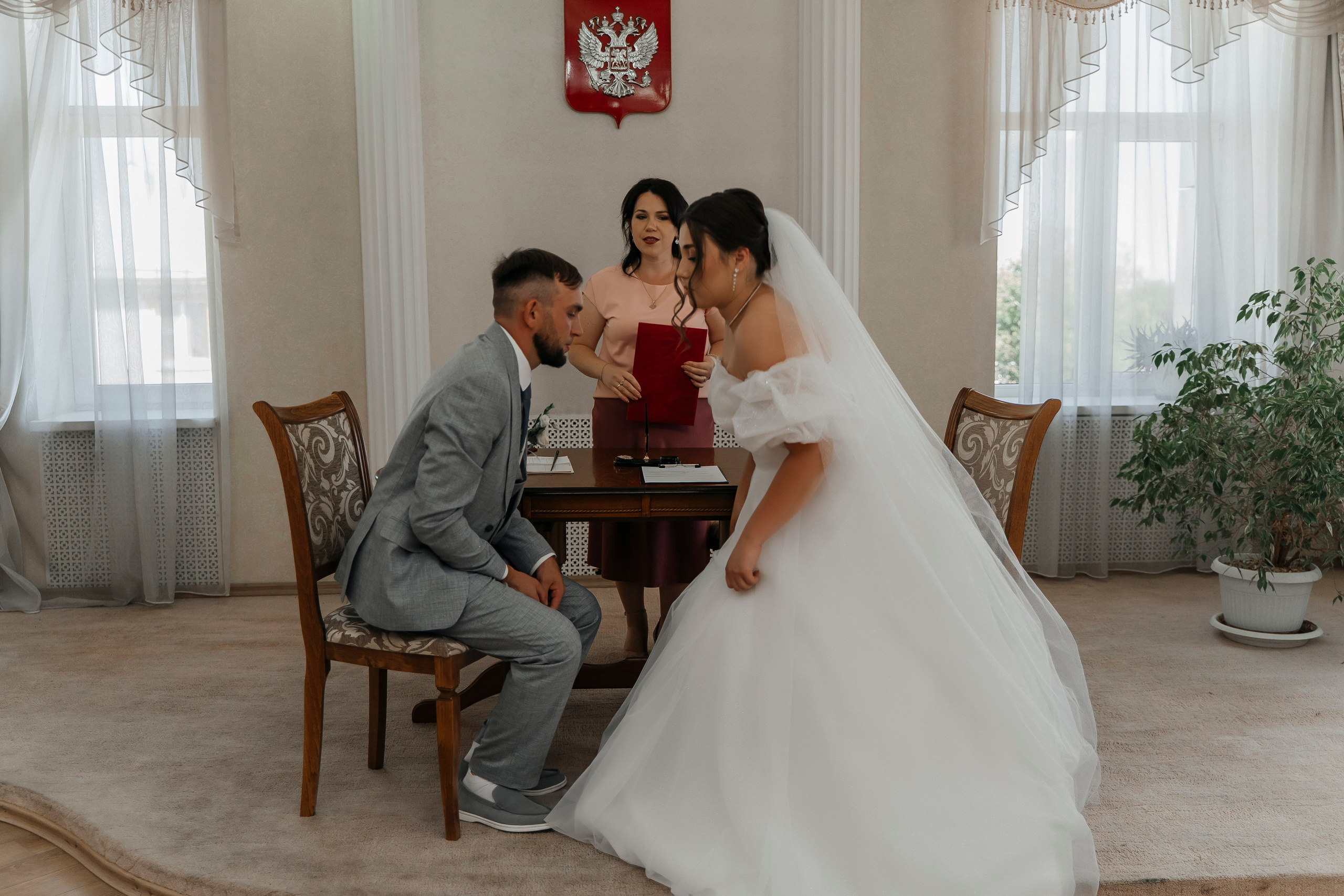 Свадебная фотосъёмка в ЗАГСЕ. Свадебный фотограф видеограф Чебоксары