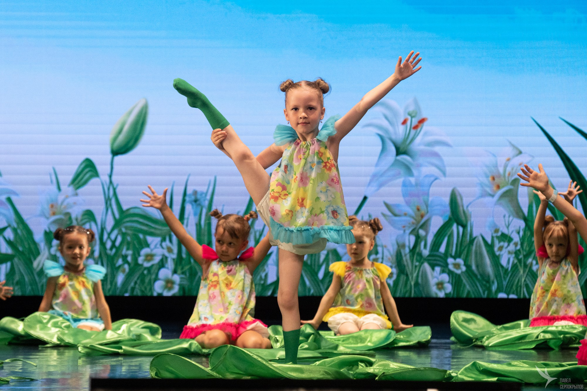 Концерт народного хореографического коллектива «Виктория». Репортажный фотограф в Казани Павел Серпокрылов