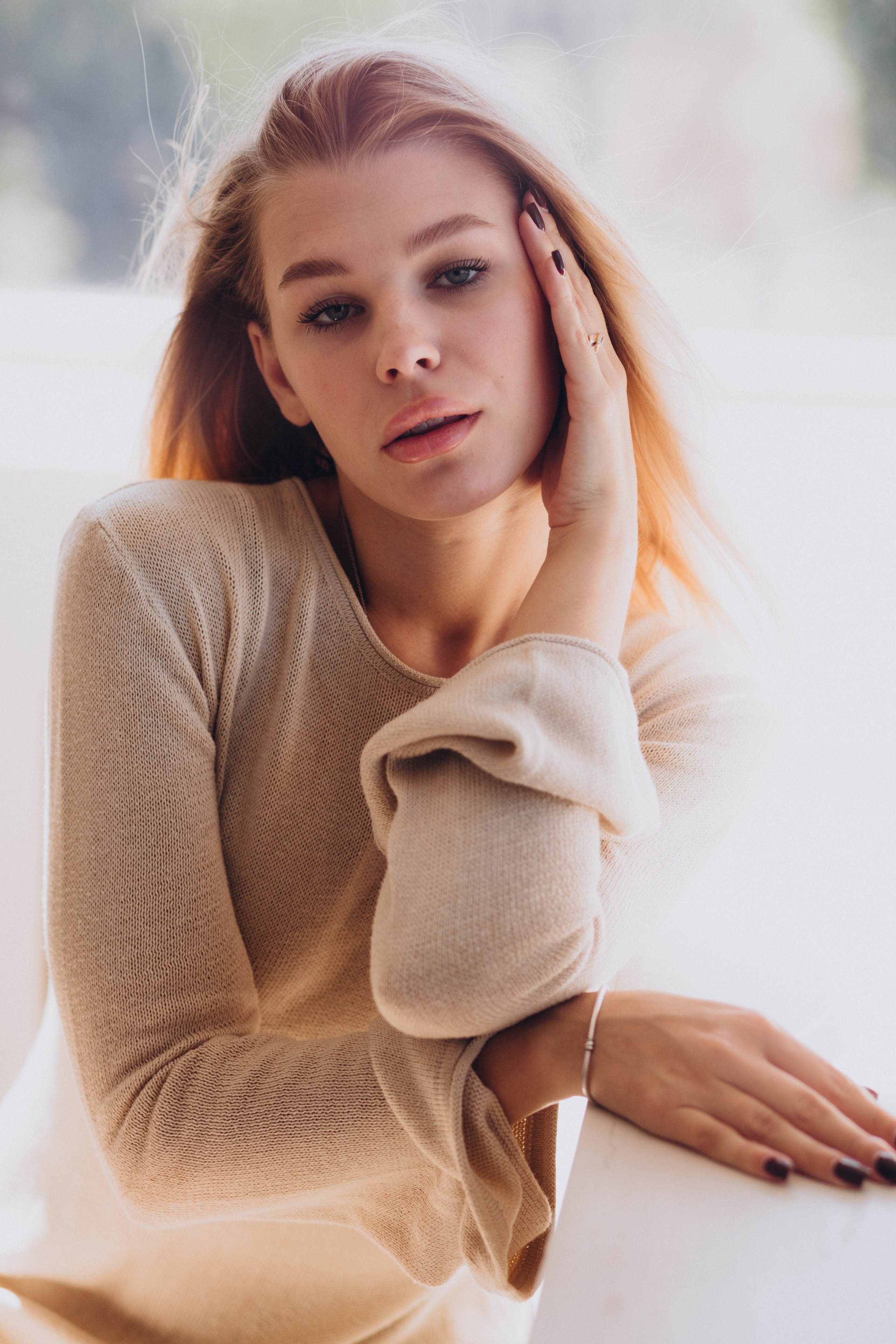 Фотосессия для контента салона красоты Бровико. Фотограф в Санкт-Петербурге Разиля Идиятуллина