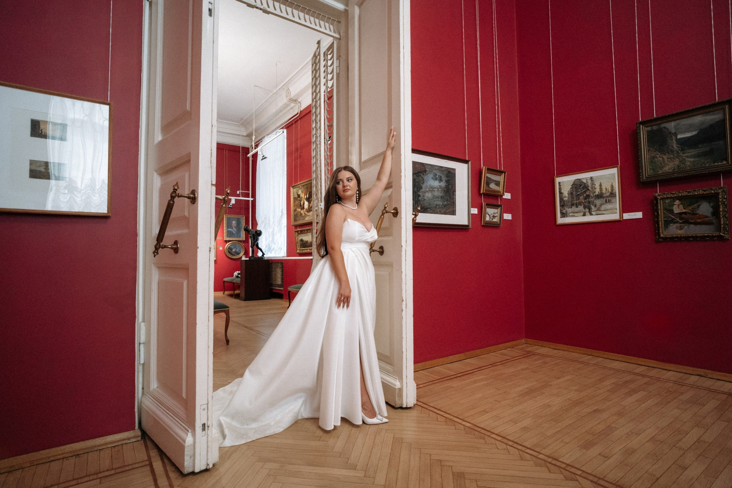 Свадьба Анастасии и Евгения, Картинная галерея, прогулка в лесу. Ресторан «Хлеб и Винотека». Свадебный фотограф в Тамбове Павел Четвертков