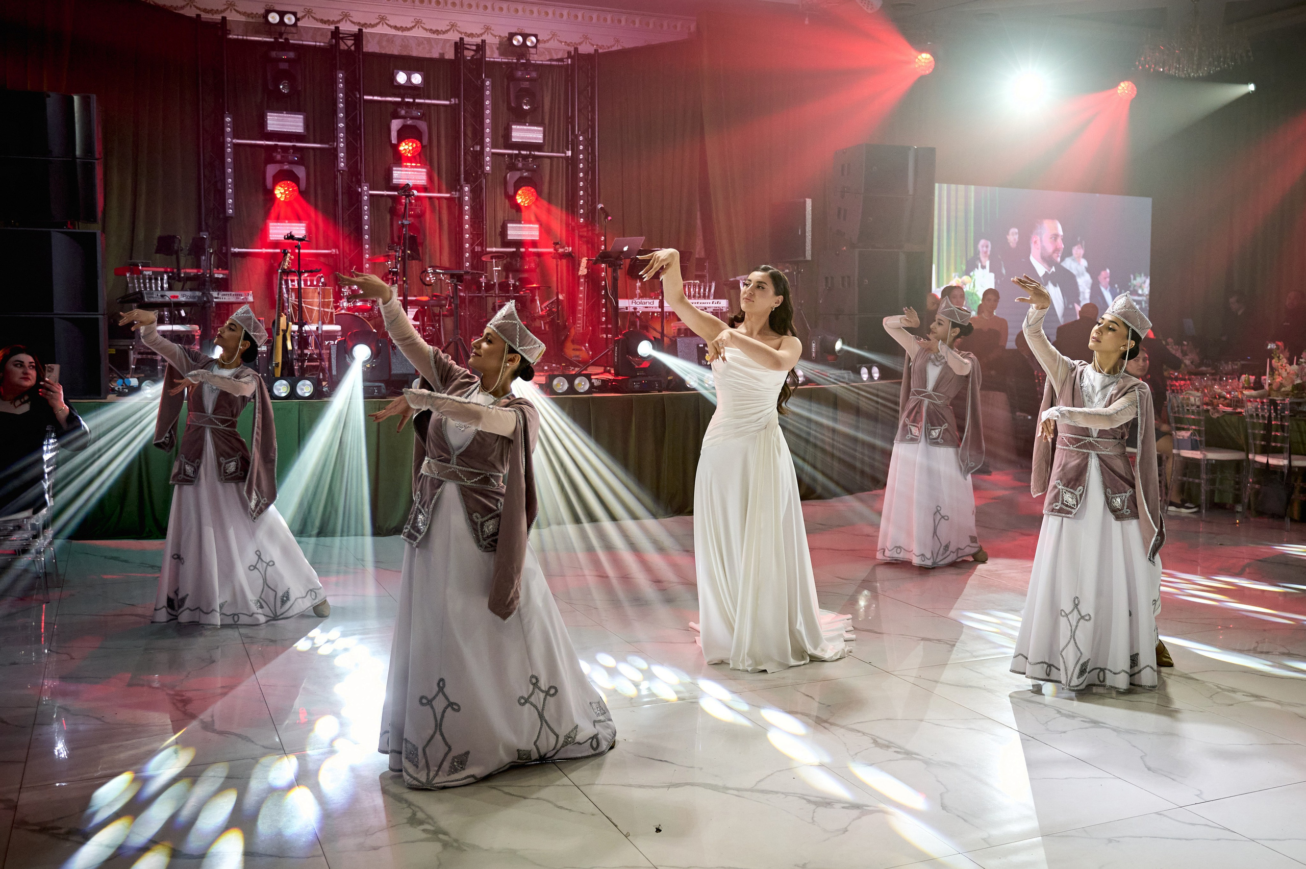 Лучшие свадебные фотографы Краснодара ТВИНС СТУДИО в Zagarro на Армянской свадьбе!. ТВИНС СТУДИО — лучшие свадебные фотографы и видеографы в Краснодаре