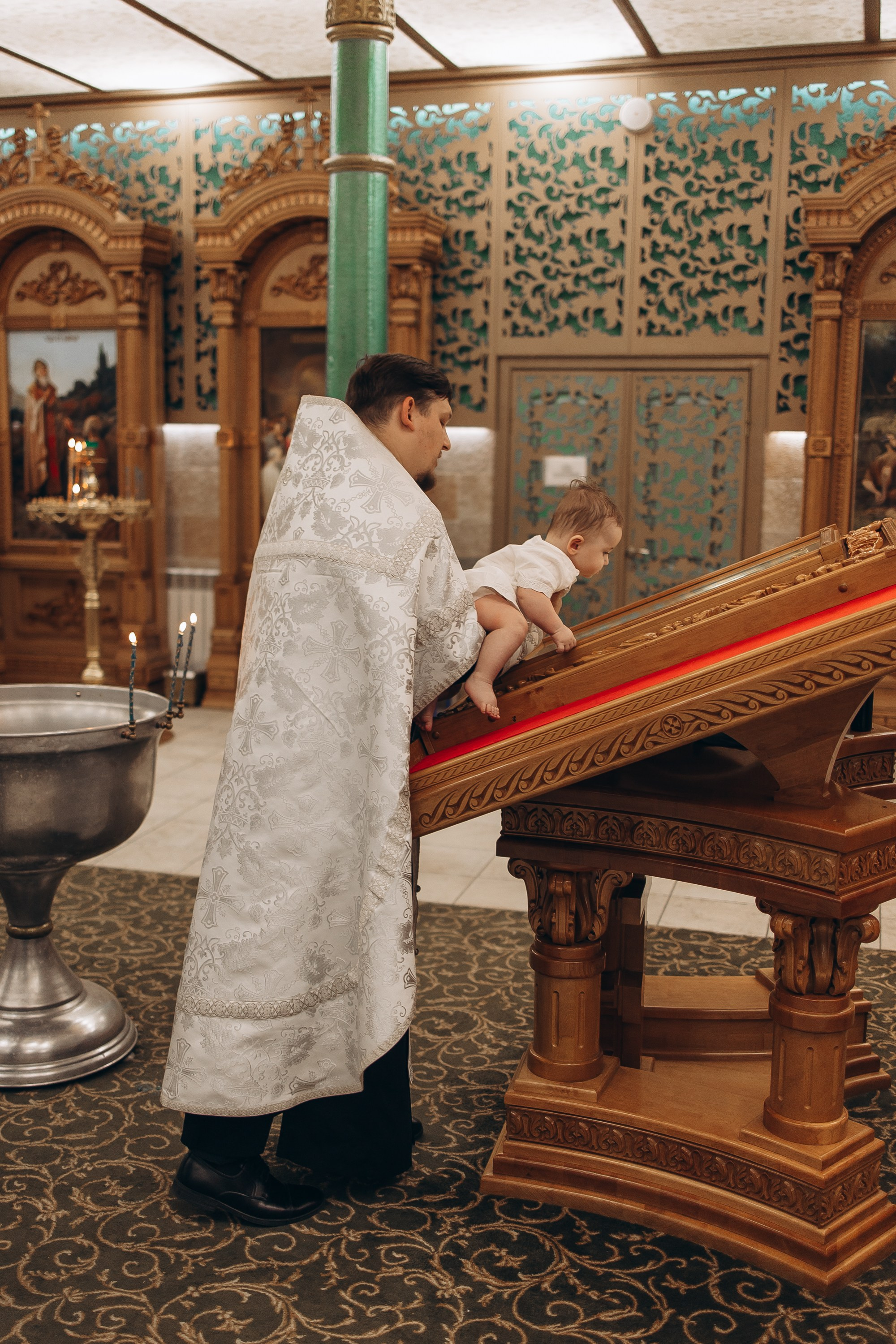 Таинство Крещения Михаила. Семейный фотограф в Краснодаре Храмова Анна