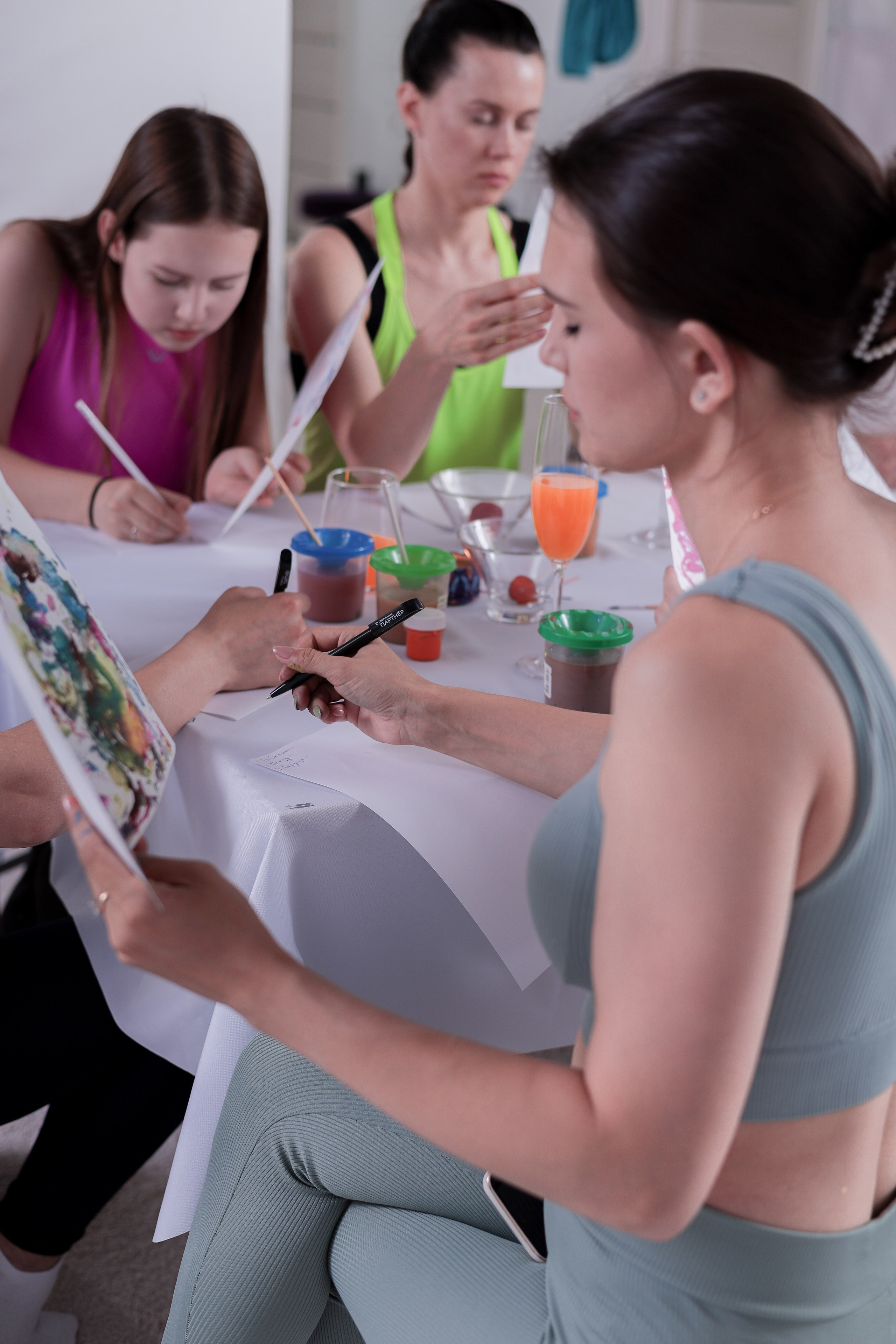 Арт-терапия + аэройога. Фотограф Надршина Лилия