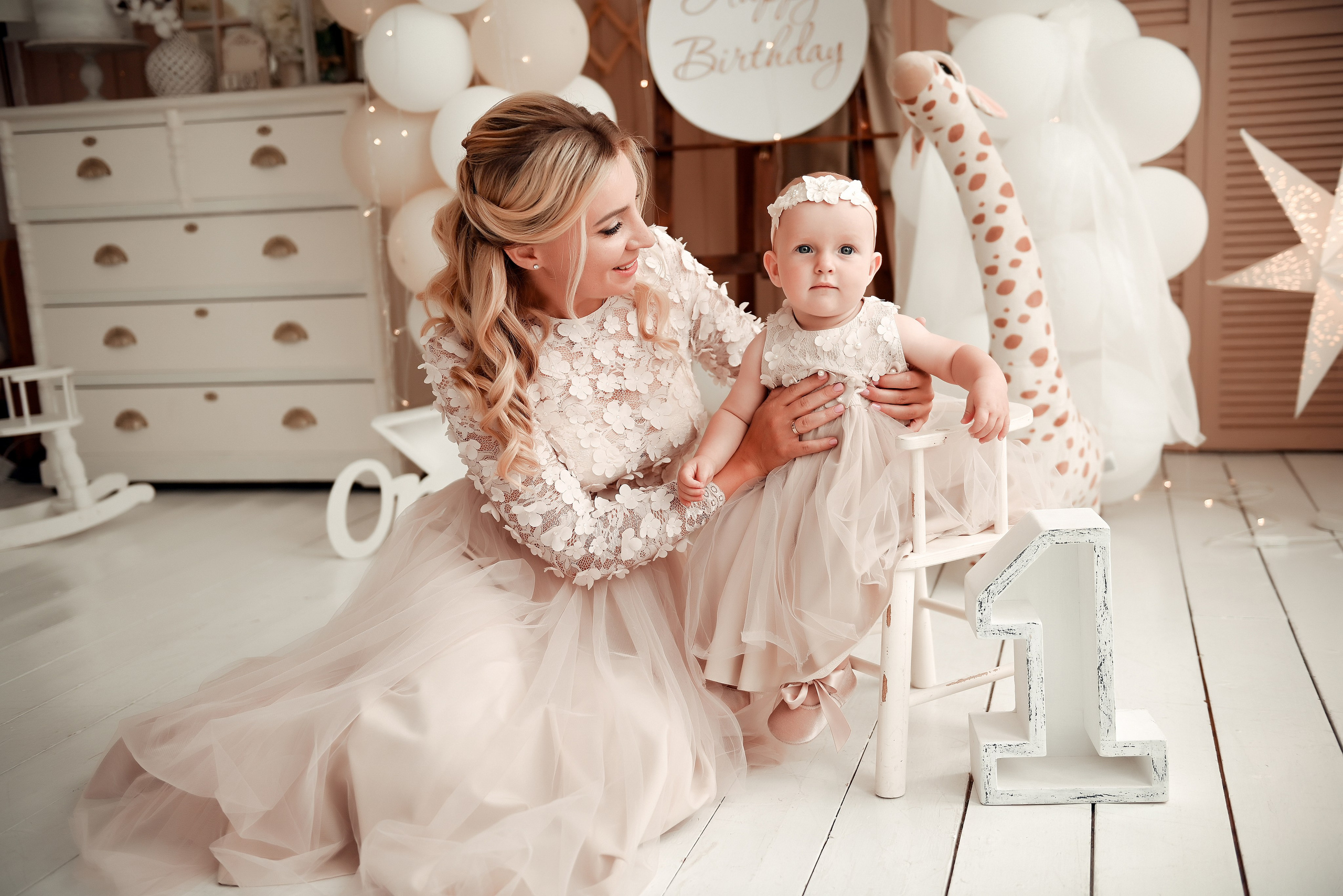 Семейная на 1 годик. Свадебный, семейный, детский, контент фотограф в Омске Максим Ильин