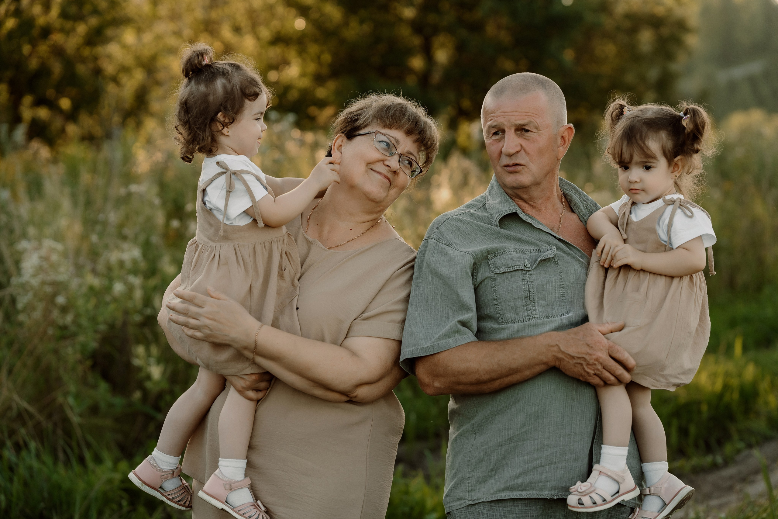 Съемка с внуками. Свадебный и индивидуальный фотограф в Суворове Клюева Мария