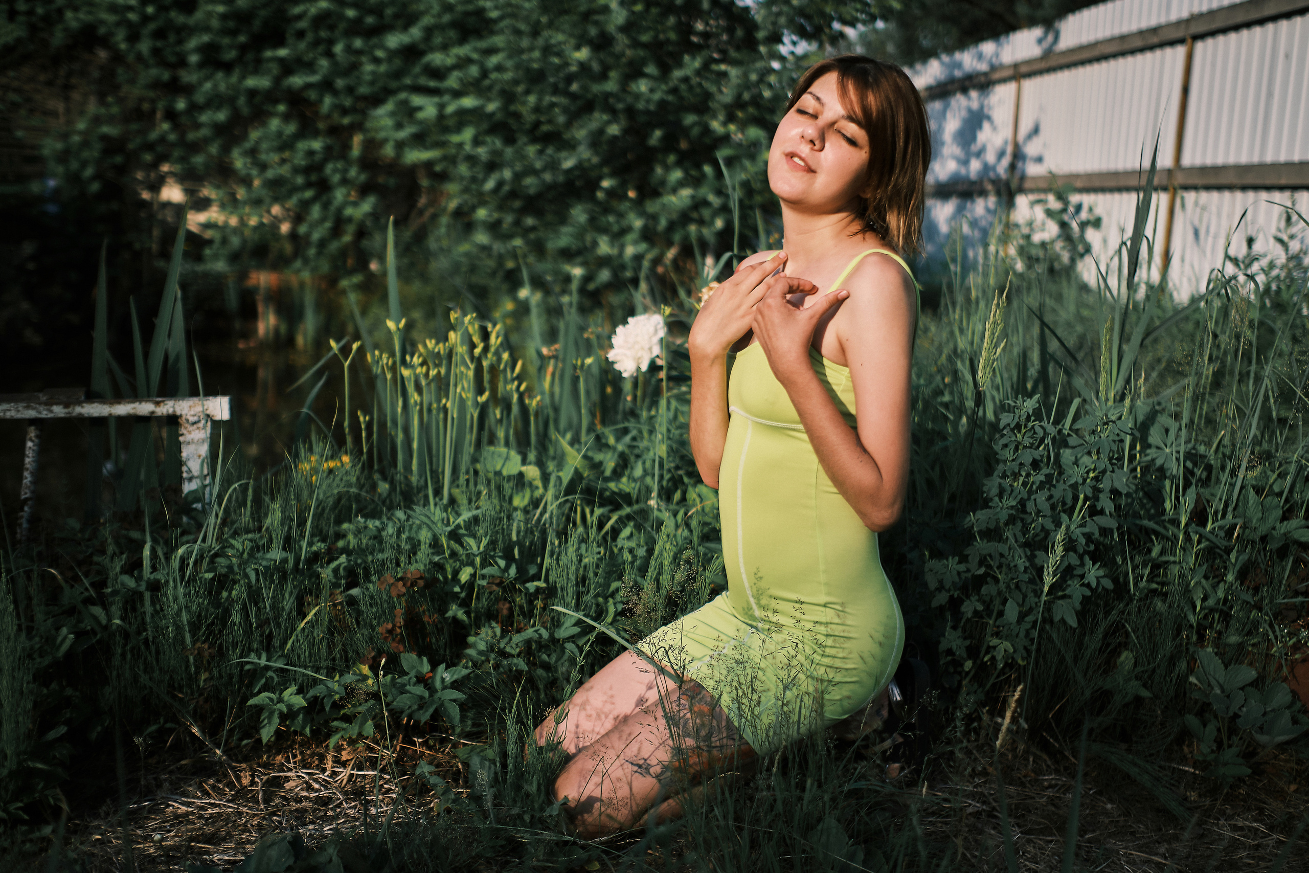 Фотосессия на дачи с Настей. Портретная фотосъемка в Москве. Фотограф Алексей Афанасьев