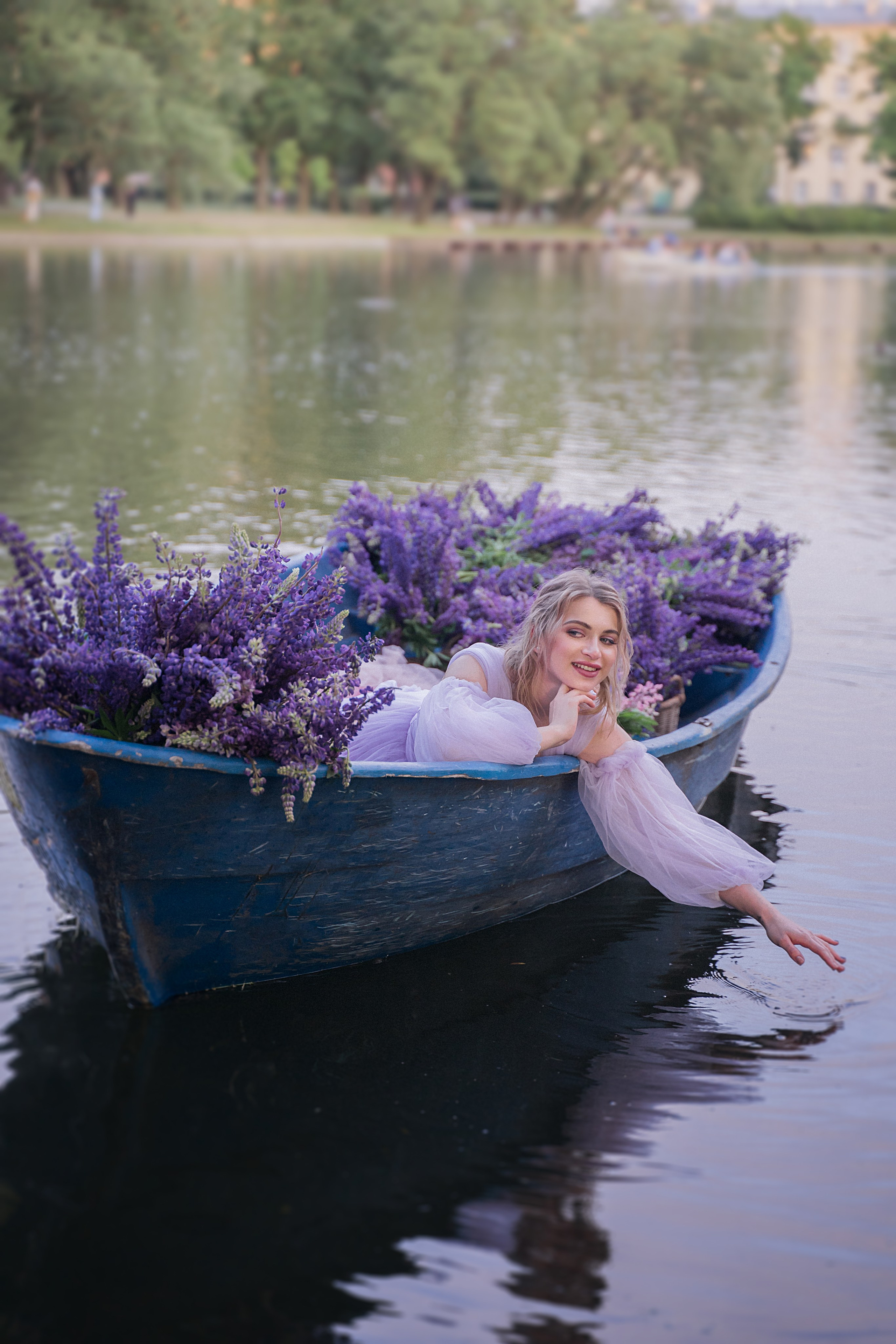 Цветочная лодка. Фотограф в Санкт-Петербурге