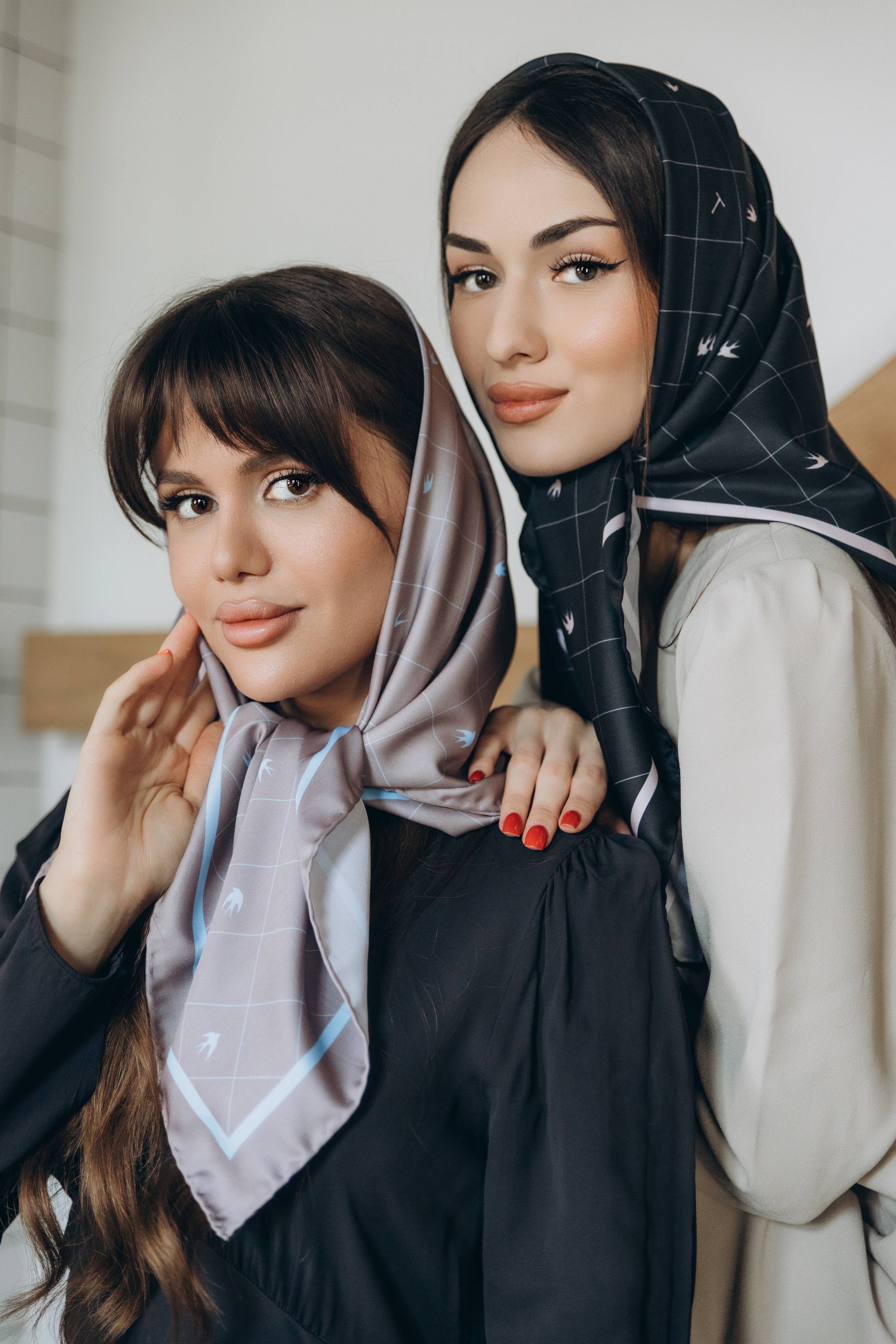 КОНТЕНТ (Дизайнерские платки). Photographer — Regina Sal’manova. Uray