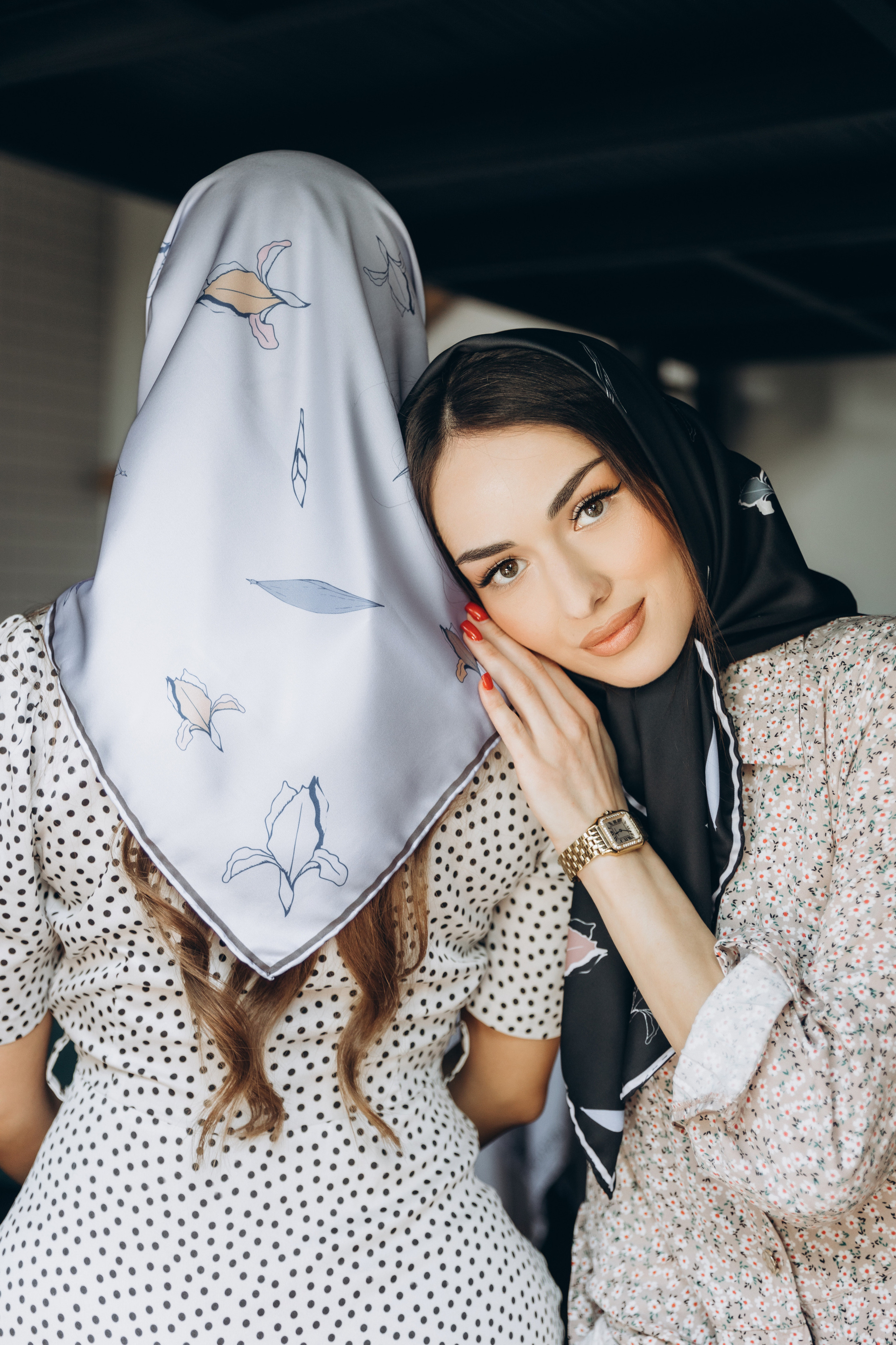 КОНТЕНТ (Дизайнерские платки). Photographer — Regina Sal’manova. Uray