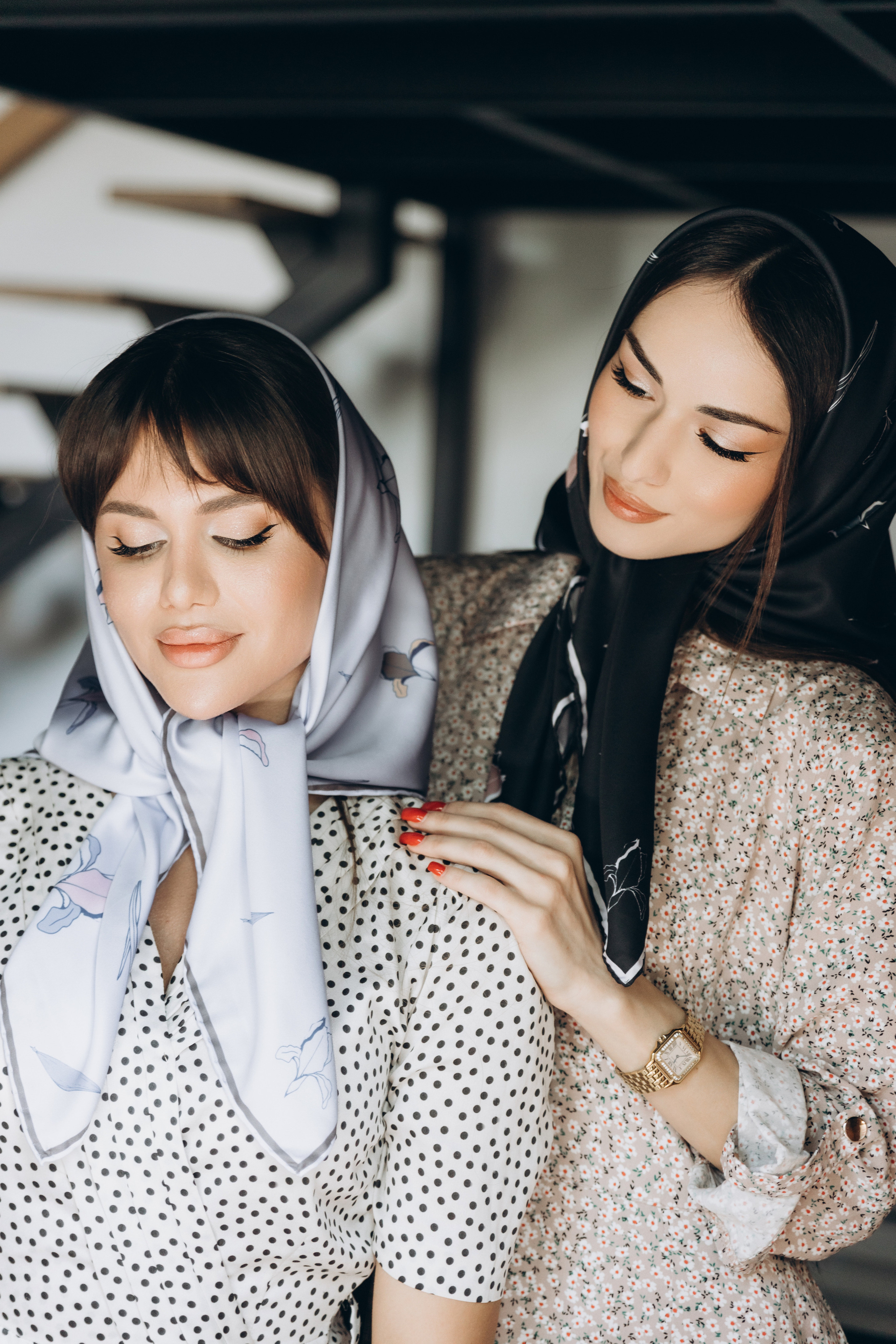 КОНТЕНТ (Дизайнерские платки). Photographer — Regina Sal’manova. Uray