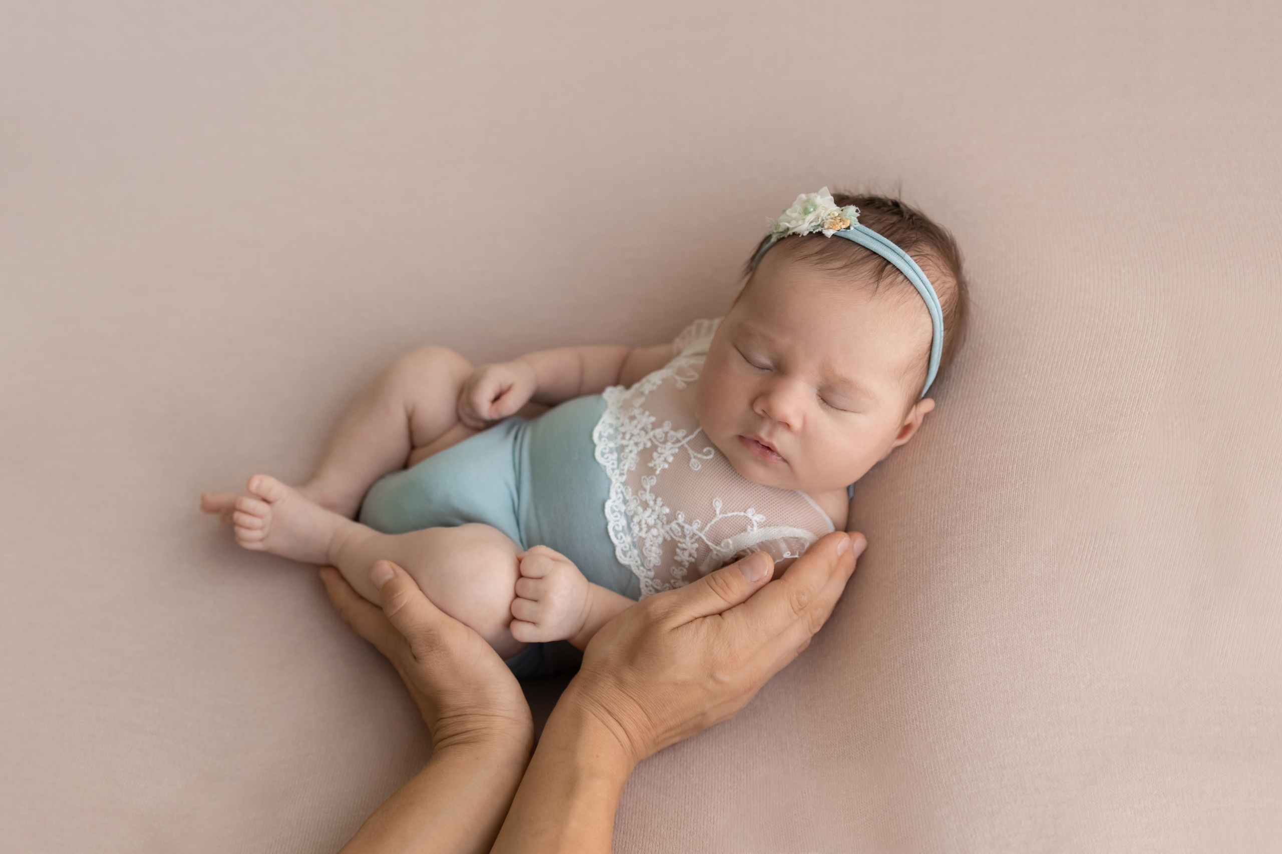 ФОТОСЕССИЯ НОВОРОЖДЕННЫХ В КЛАССИЧЕСКОМ СТИЛЕ. ВАЛЕНТИНА САМОЙЛОВА фотограф в Екатеринбурге