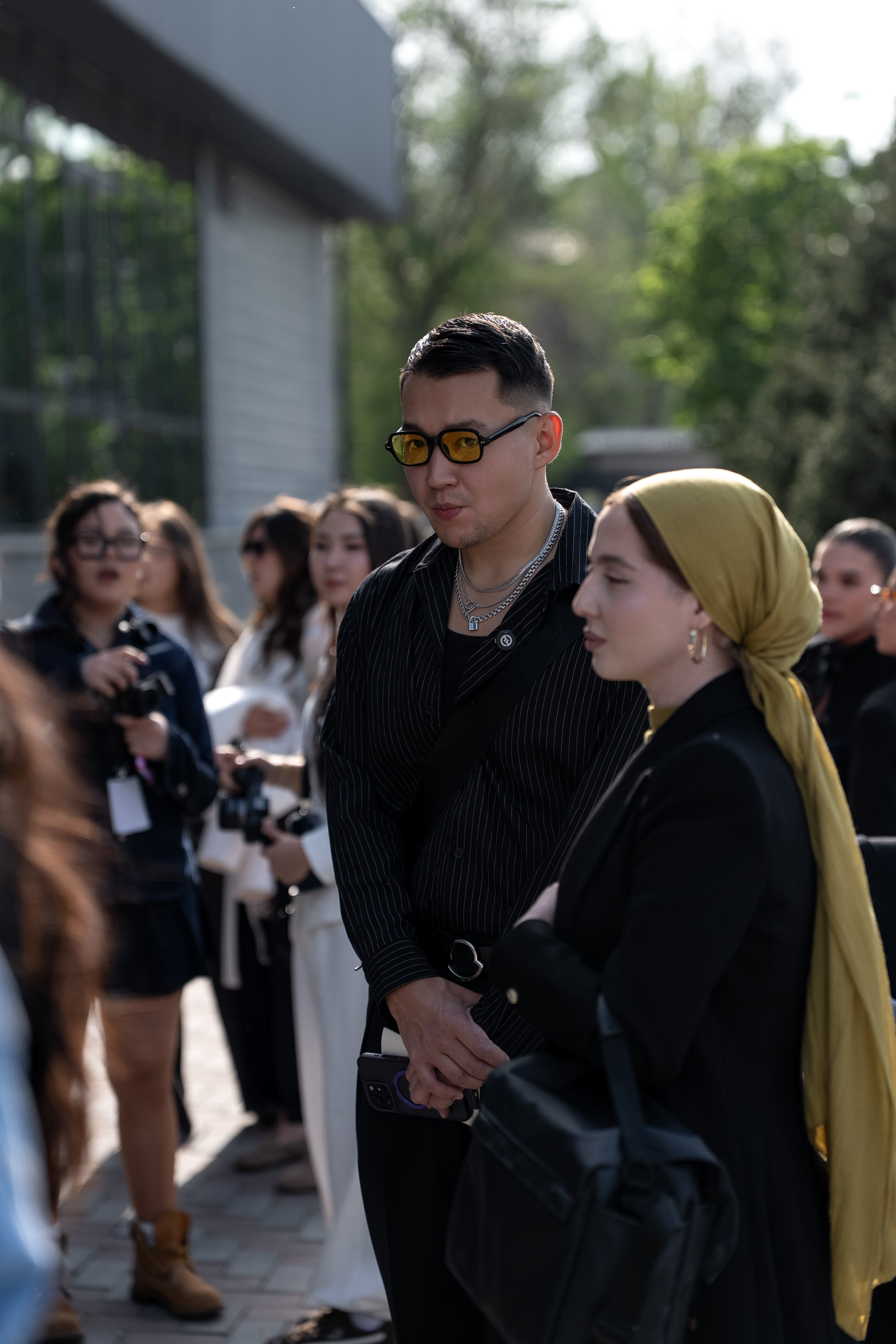 Visa Fashion Week Almaty Pre-Fall 2026 April StreetStyle Day 1. Сайт Алматинского НЮ АРТ, будуар и фэшн фотографа Дениса Карпенко