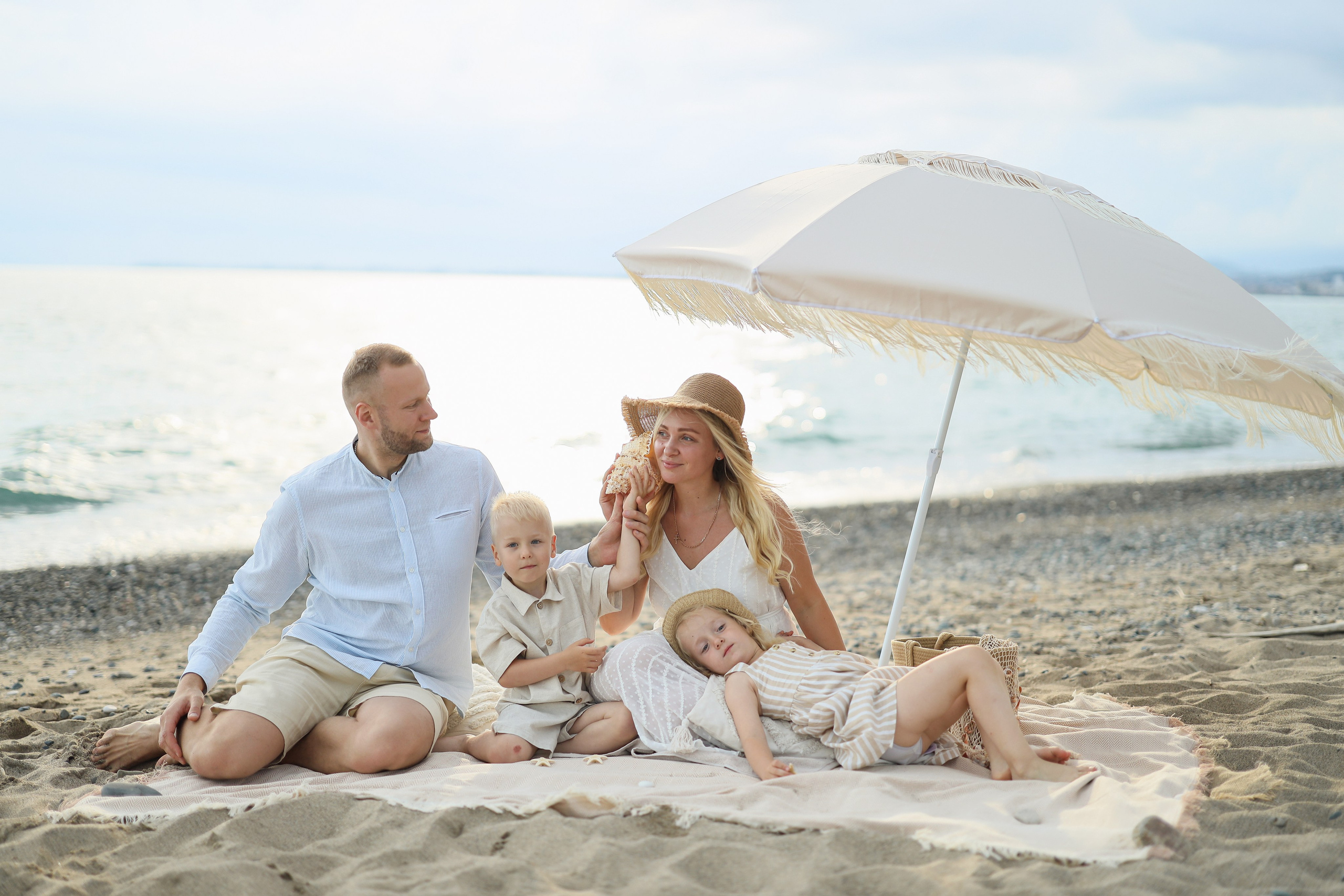 Семейная фотосессия на пляже Келасур, Сухум, Абхазия. Свадебный и семейный фотограф в Абхазии Жанна Соснина