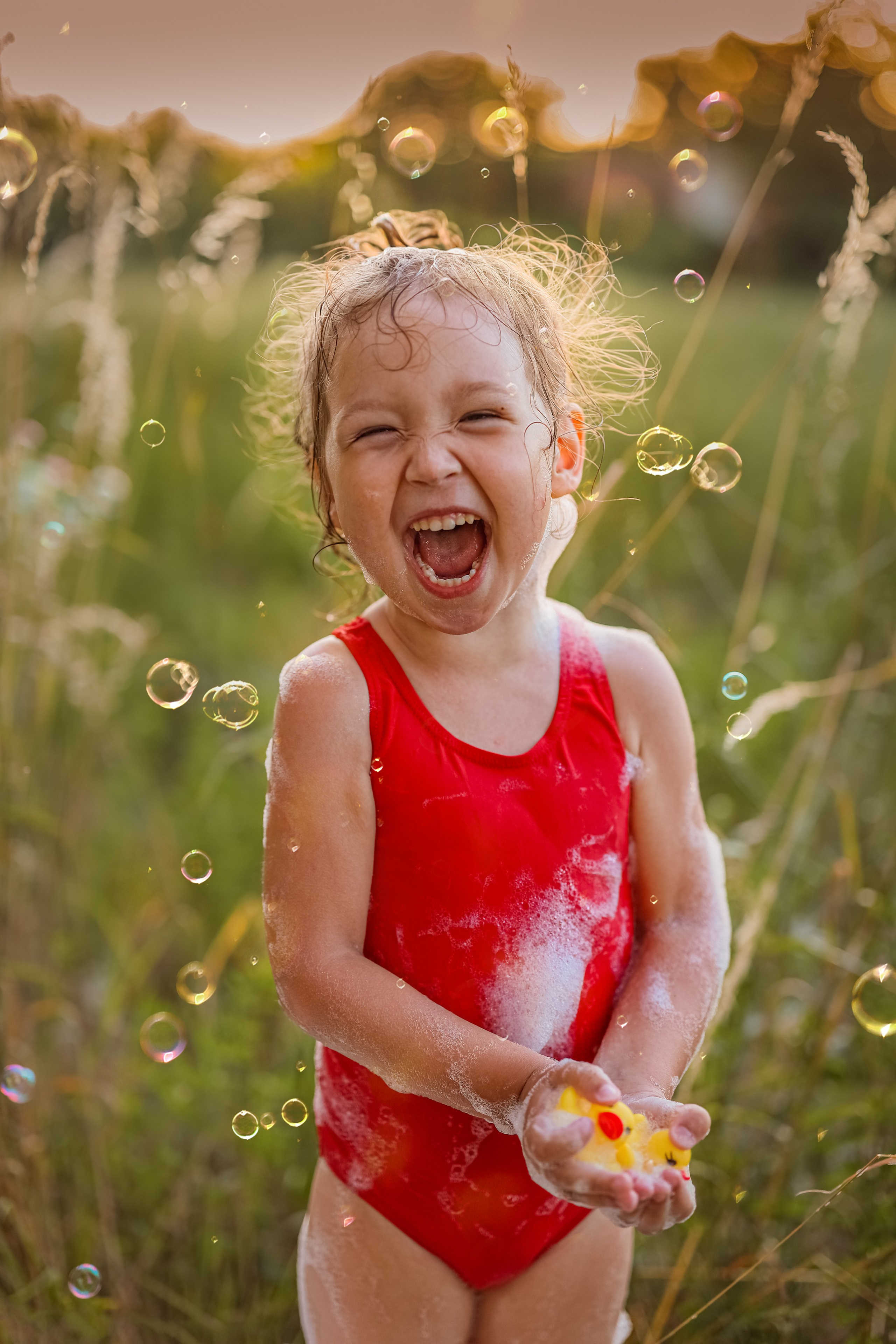 Детские фотосессии на природе Абхазии: наслаждайтесь каждым мгновением.