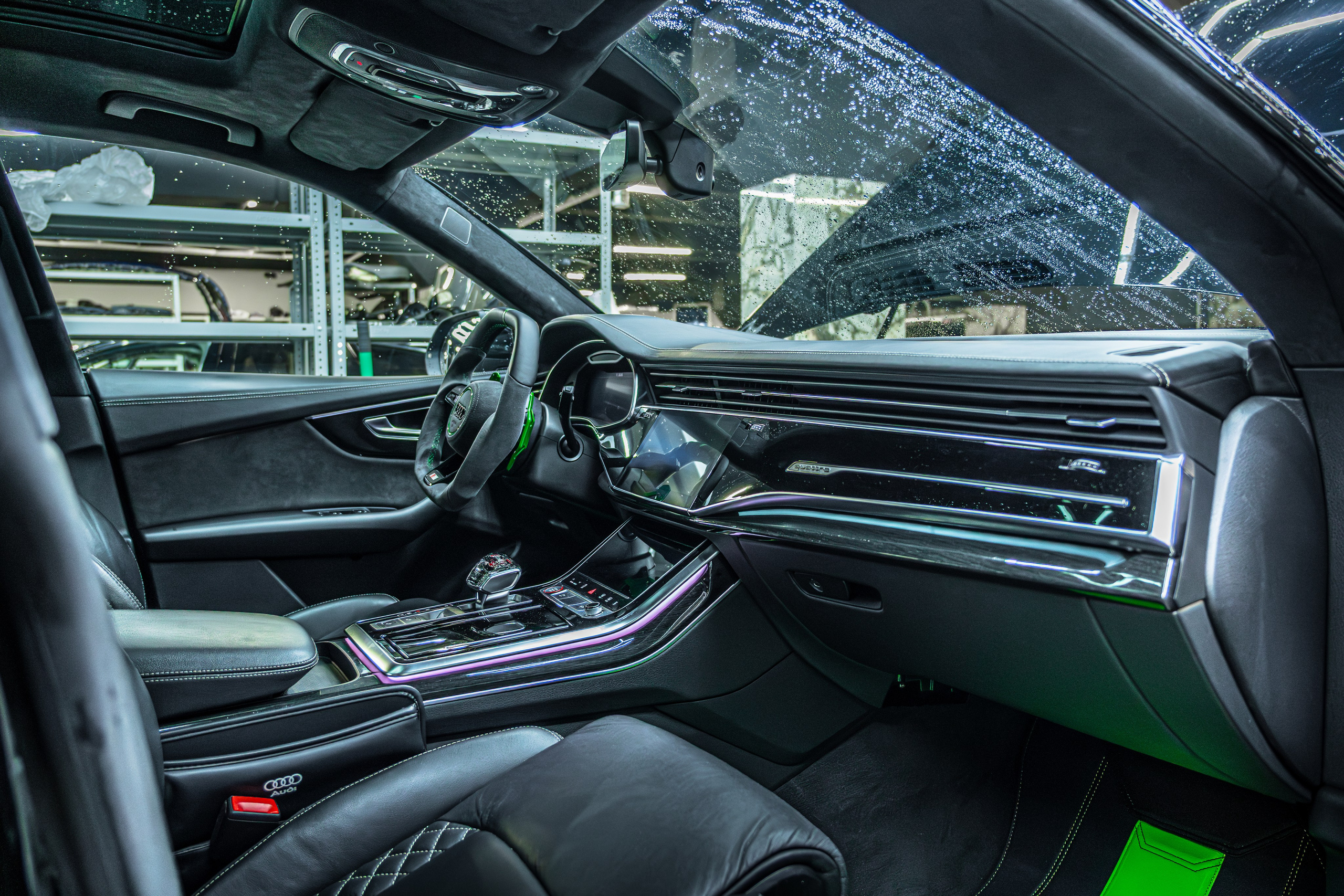 Audi Q8. Valya Fleks