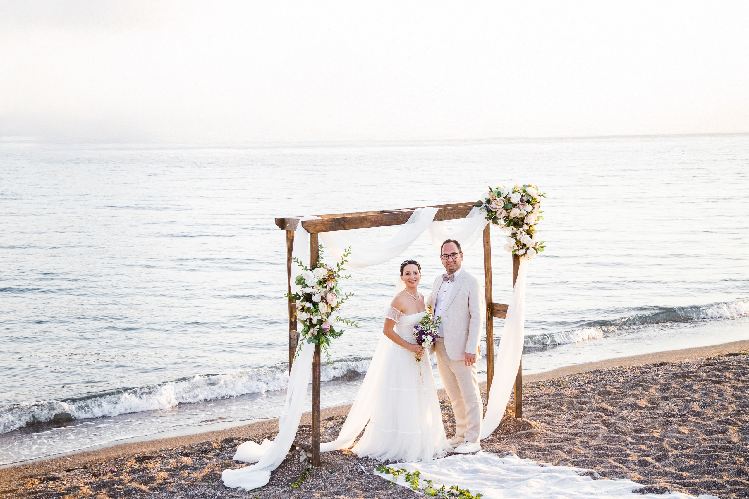 Выездная церемония & регистрация в Абхазии, на море и в горах. Свадебный фотограф в Абхазии, Сухум, Гагра, Сочи