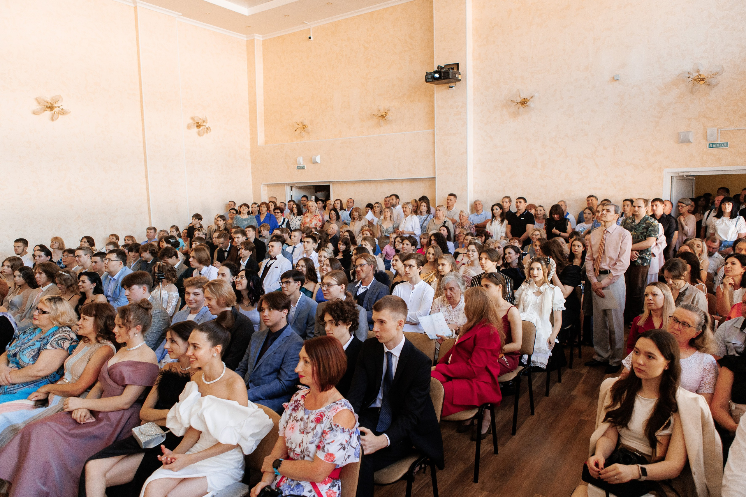 Выпускной Гимназия 12 2024 г. Свадебный и портретный Фотограф в Липецке Дмитрий Котюков