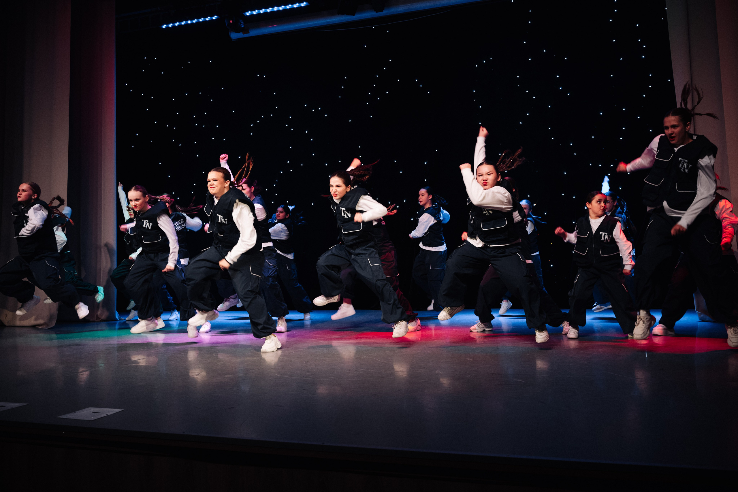 Благотворительный концерт в помощь Артему Сардаряну. Фотограф Артем Севостьянов. Профессиональная фотосъемка в Ногинске, Москве, Московской области и за границей