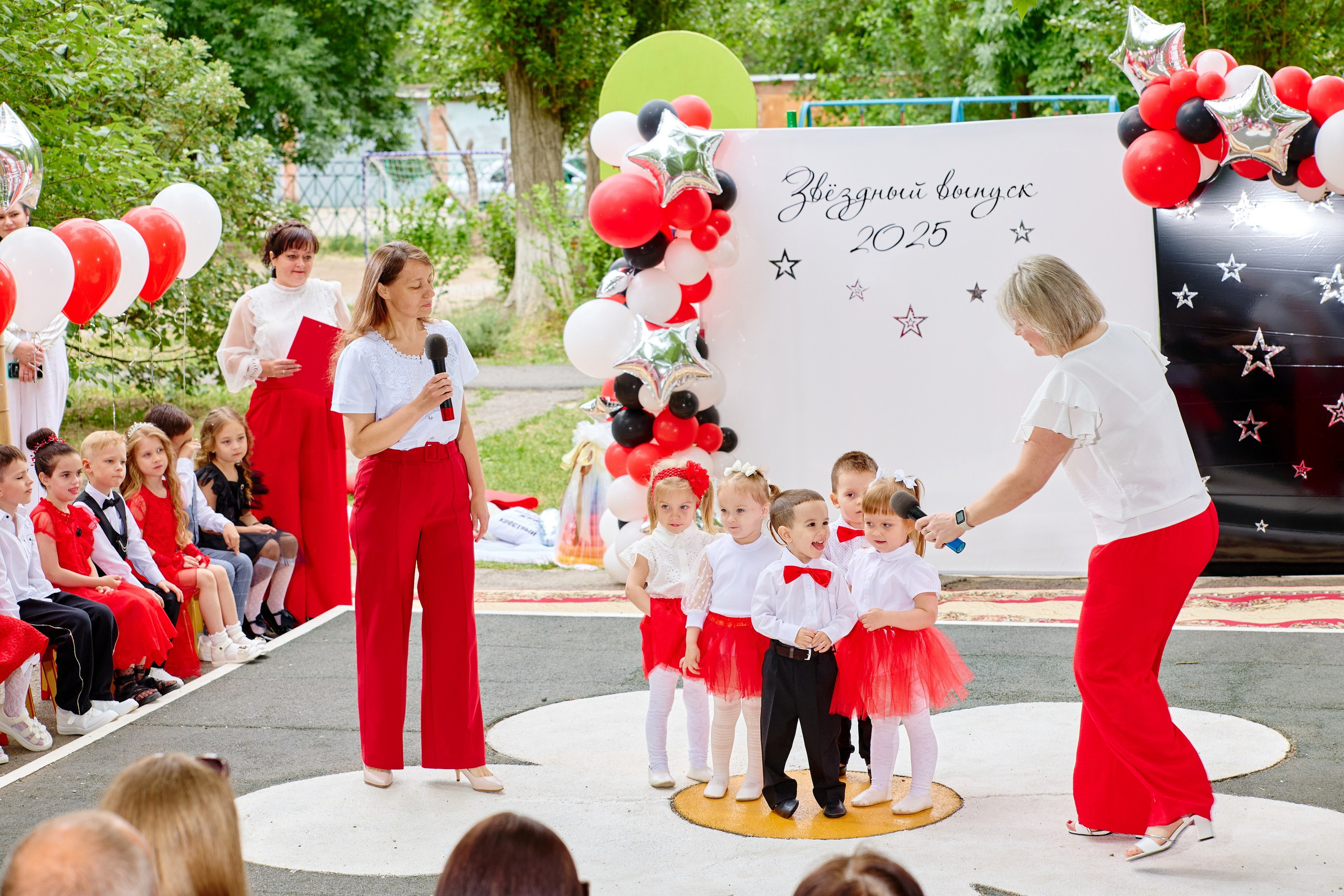 Выпускной 45 сад. Фотограф Выпускные альбомы Таганрог Сергей Коробченко
