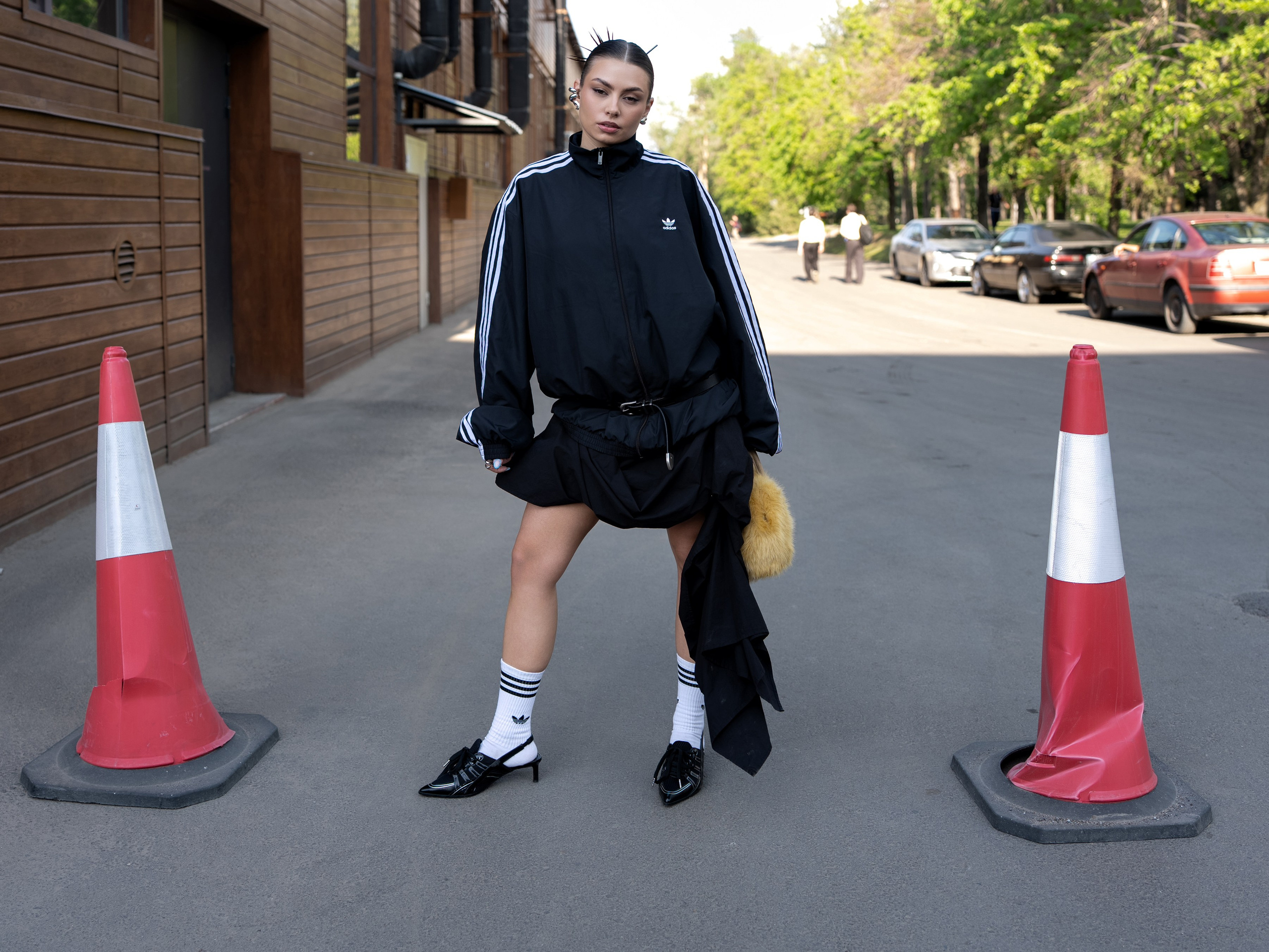 Visa Fashion Week Almaty Pre-Fall 2026 April StreetStyle Day 2. Сайт Алматинского НЮ АРТ, будуар и фэшн фотографа Дениса Карпенко