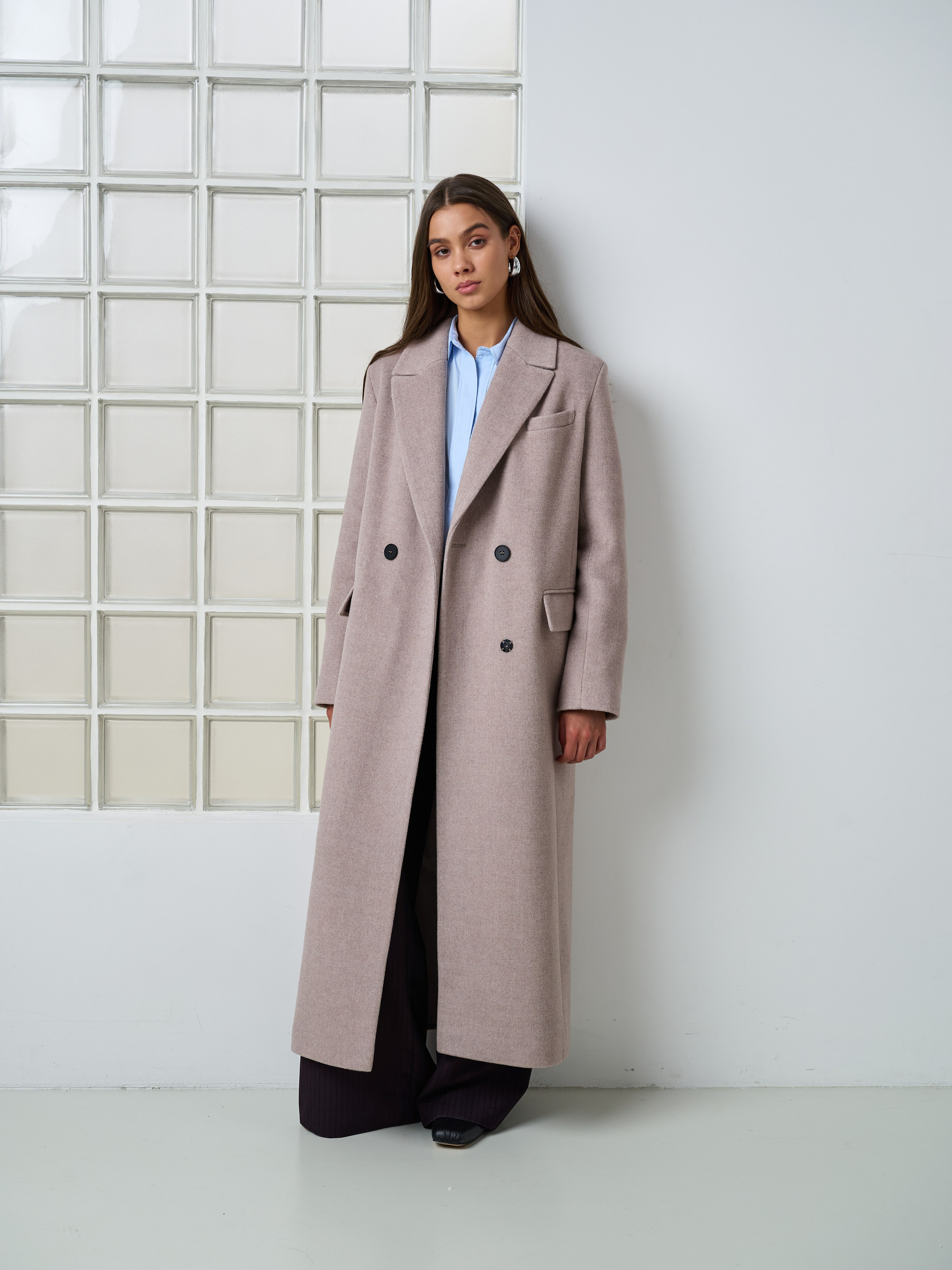 Лукбук для бренда верхней одежды Sheily. Fashion фотограф в Москве Ксения Чупрунова