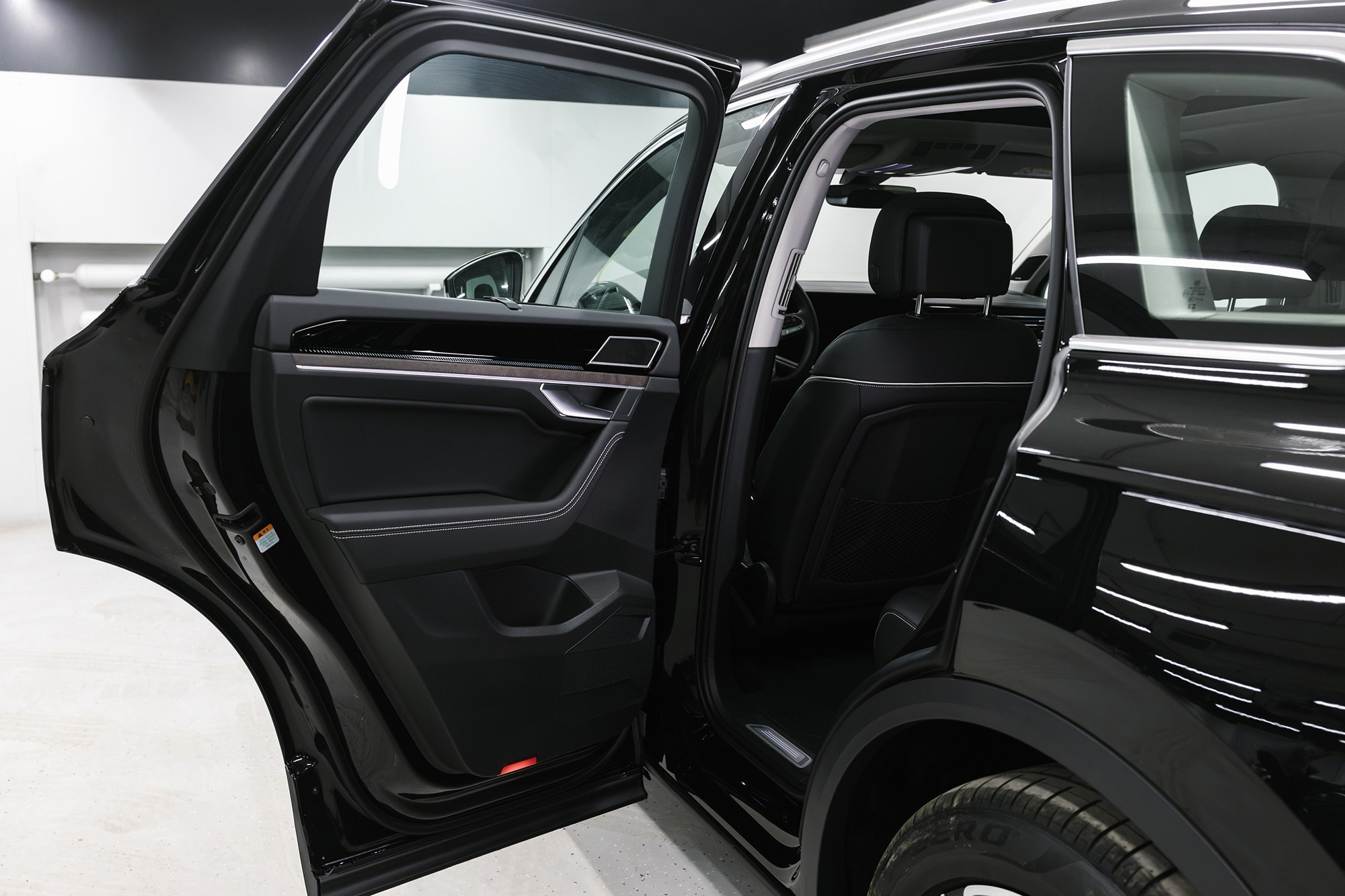 Volkswagen Touareg R-Line 3.0 TDI AT (286 л. с.) 2025. Автосалон «Х-Авто»