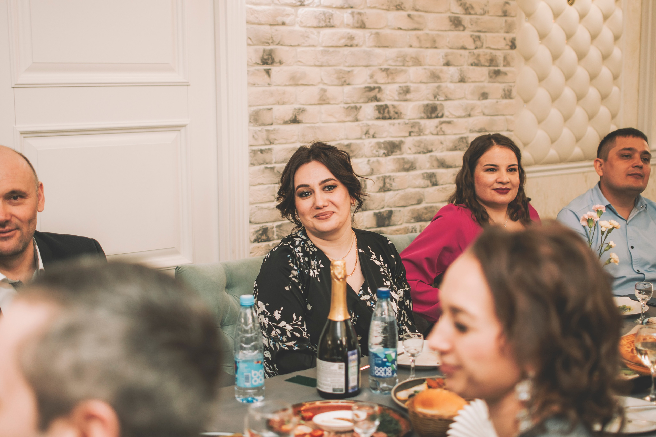 26.04.2025 (Фотосессия, роспись в Онии + фото с банкета). Семейный и свадебный фотограф Губкинский и Ставрополь