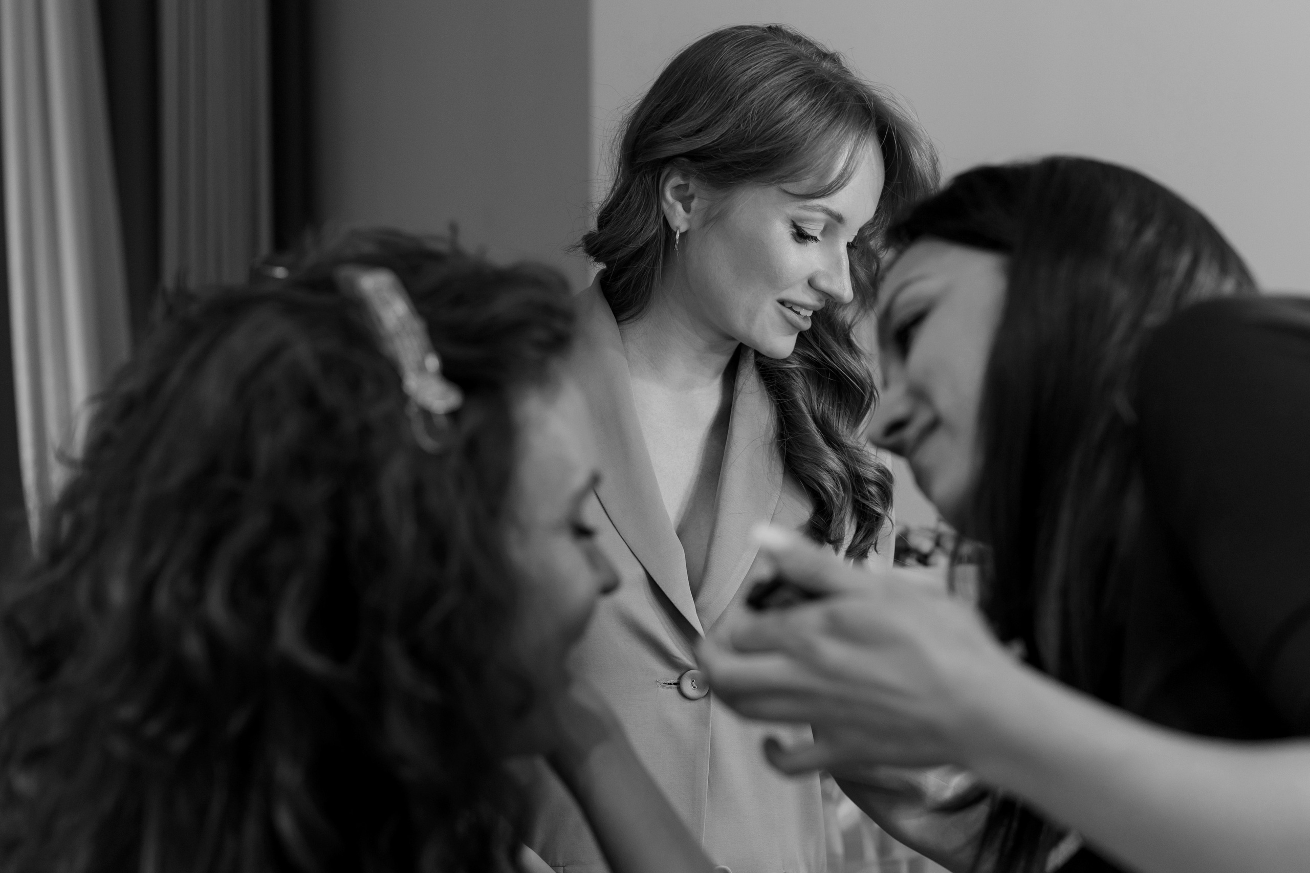Backstage. Destination wedding photographer Mary Korenchuk