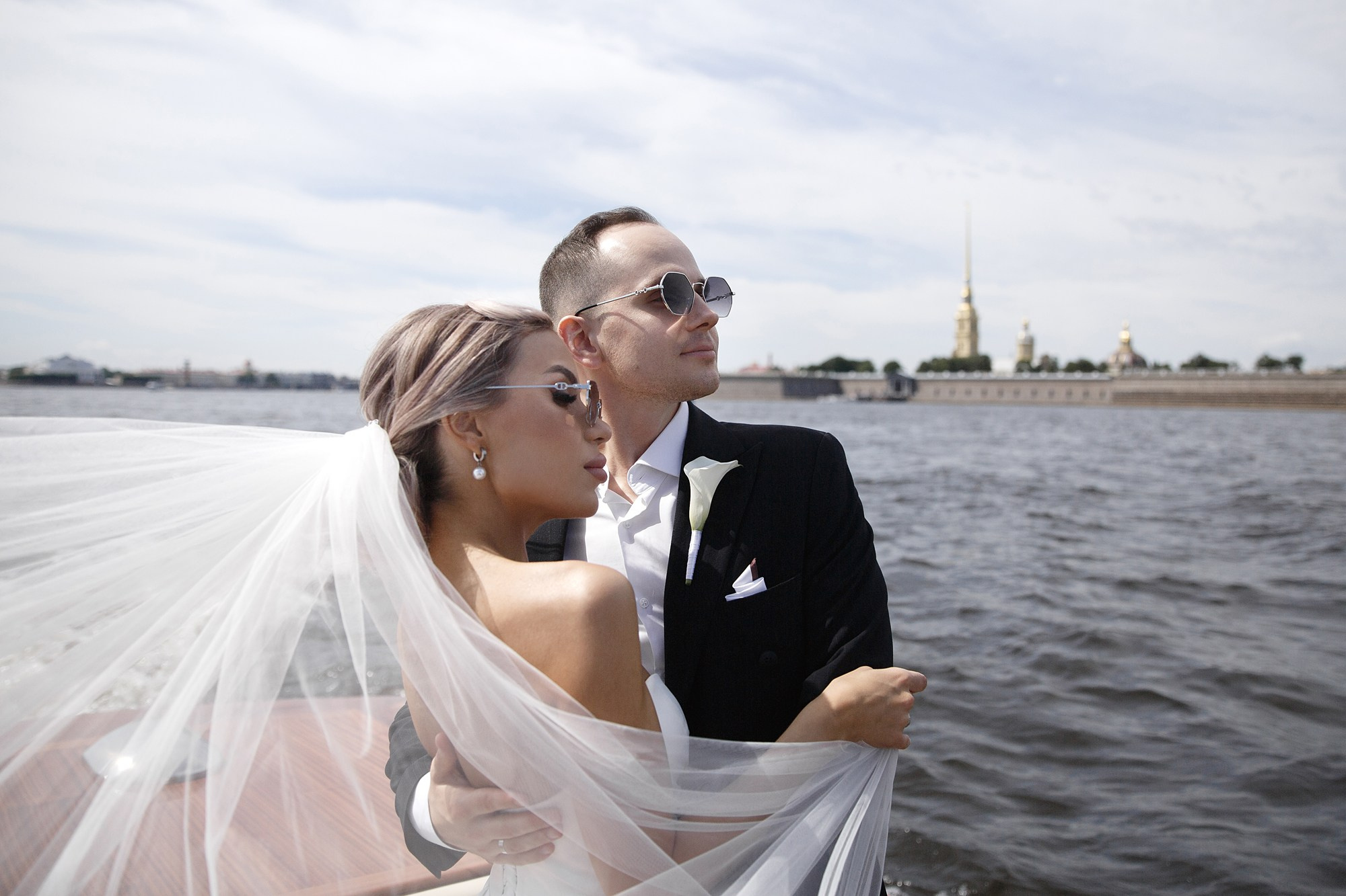 Свадьба на катере. Свадебный фотограф в Санкт-Петербурге Наталья Вендт