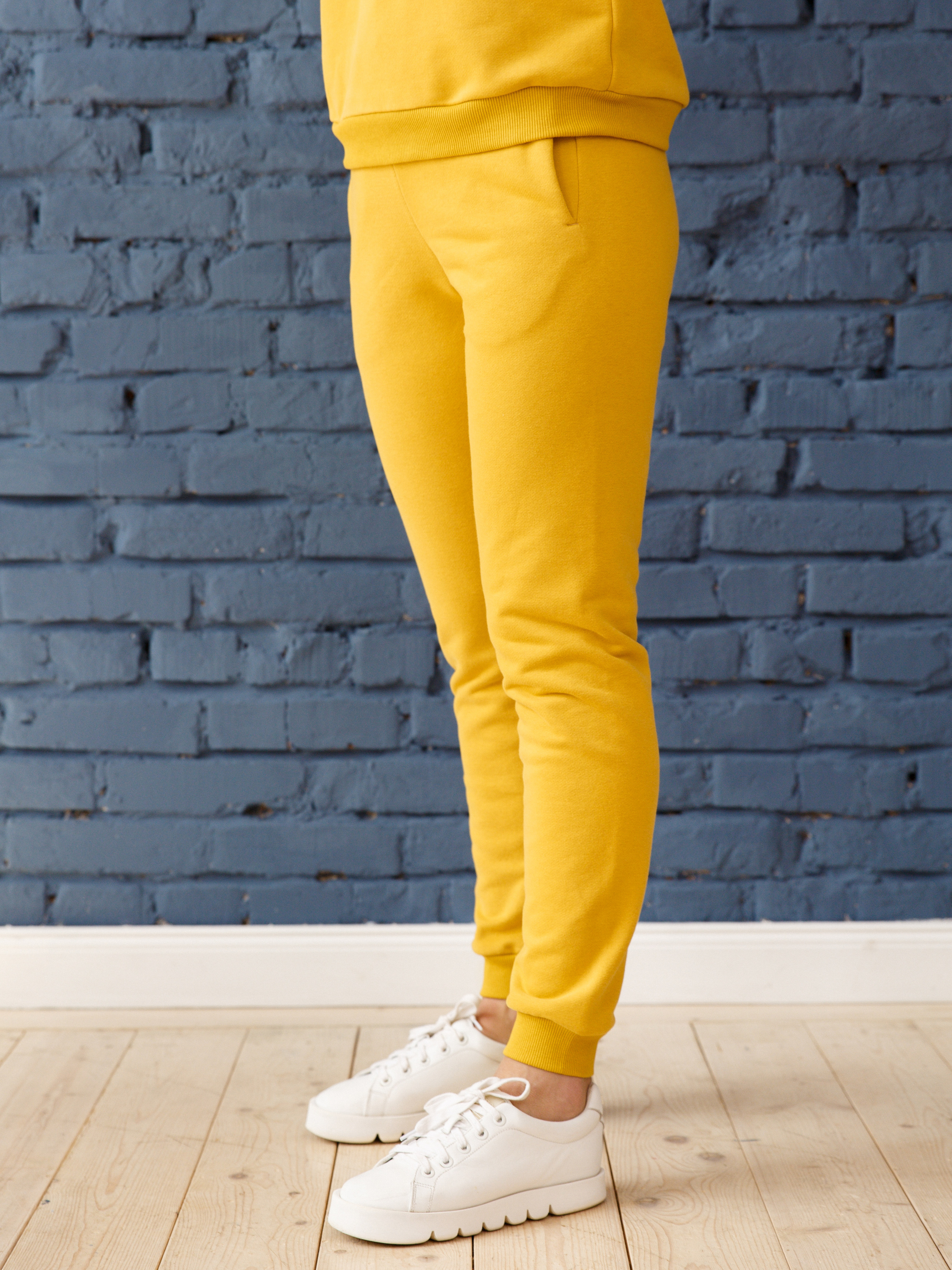 Фотосъёмка для маркетплесов. Спортивный костюм Pikate. Фотограф Дмитрий Молчанов | Фотограф Пермь | Фотограф