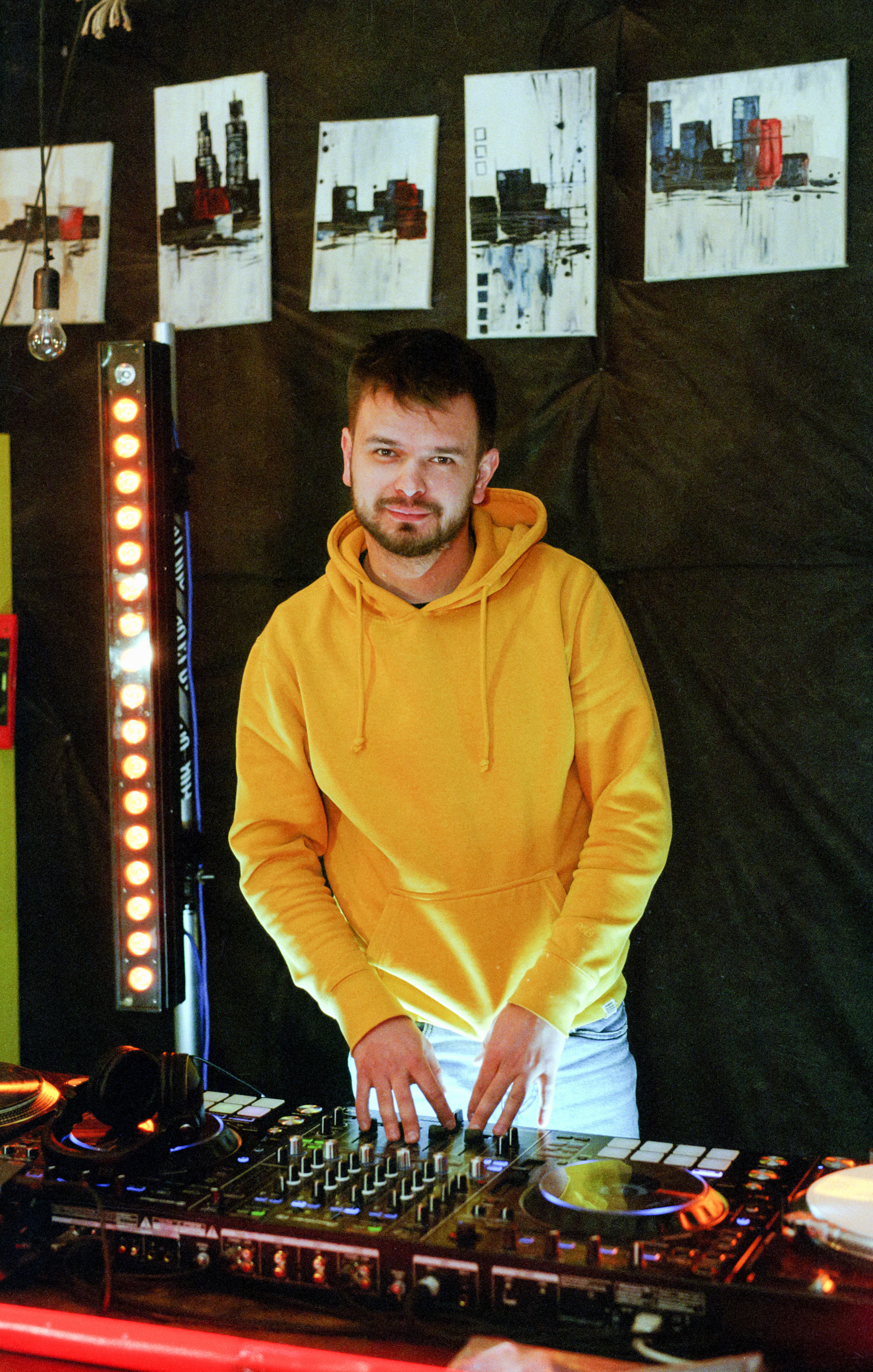 Бэкстейдж клипа на фотоплёнку Kodak Ultramax 400. Фотограф Дмитрий Молчанов | Фотограф Пермь | Фотограф